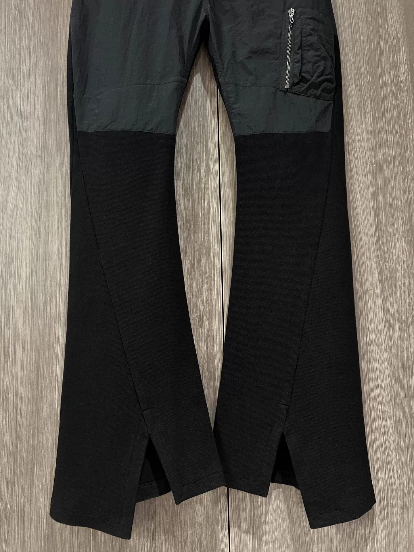 Julius Julius 7 Flared Pants with Cutouts Size 25" / US 0 / IT 36 - 3 Thumbnail