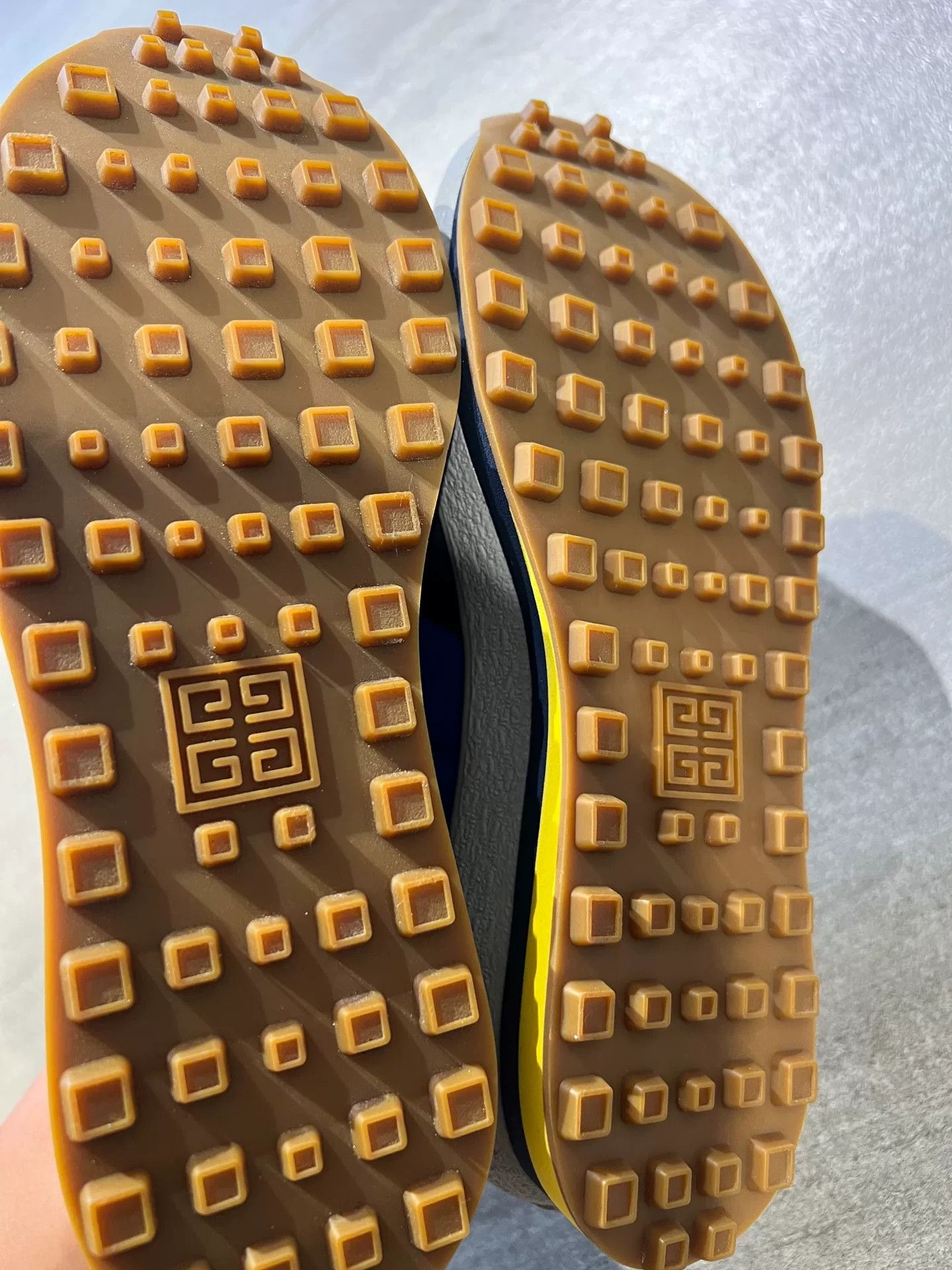 Givenchy Givenchy Men's Sneakers Size 40 Size US 7 / EU 40 - 7 Thumbnail