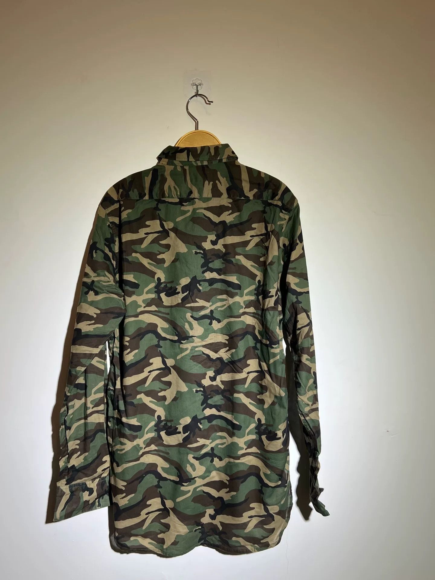 Saint Laurent Paris Saint Laurent Camouflage Shirt for Men and Women Size US M / EU 48-50 / 2 - 3 Thumbnail