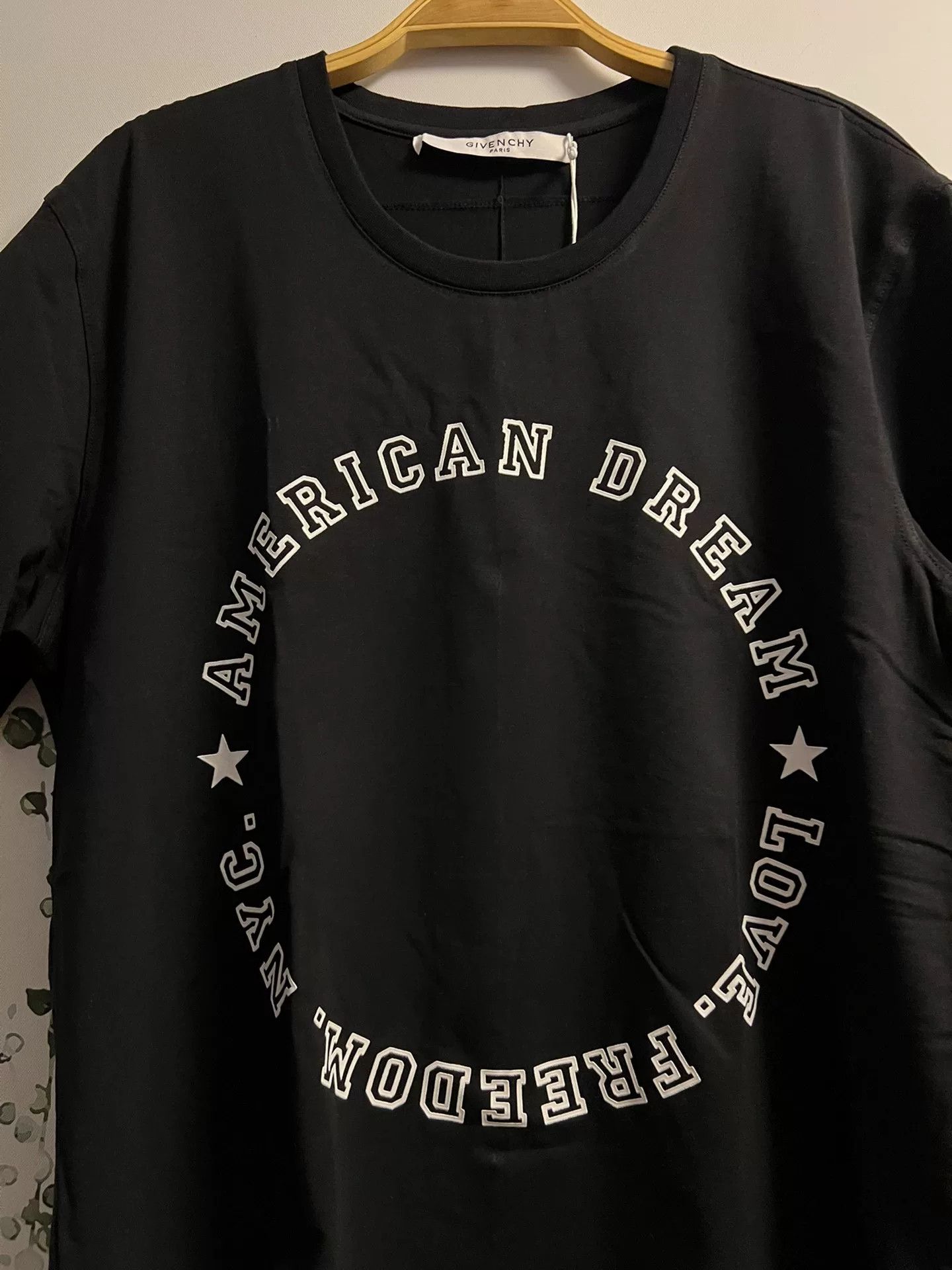 Givenchy Givenchy Men's Short Sleeve T-Shirt Size US L / EU 52-54 / 3 - 5 Thumbnail