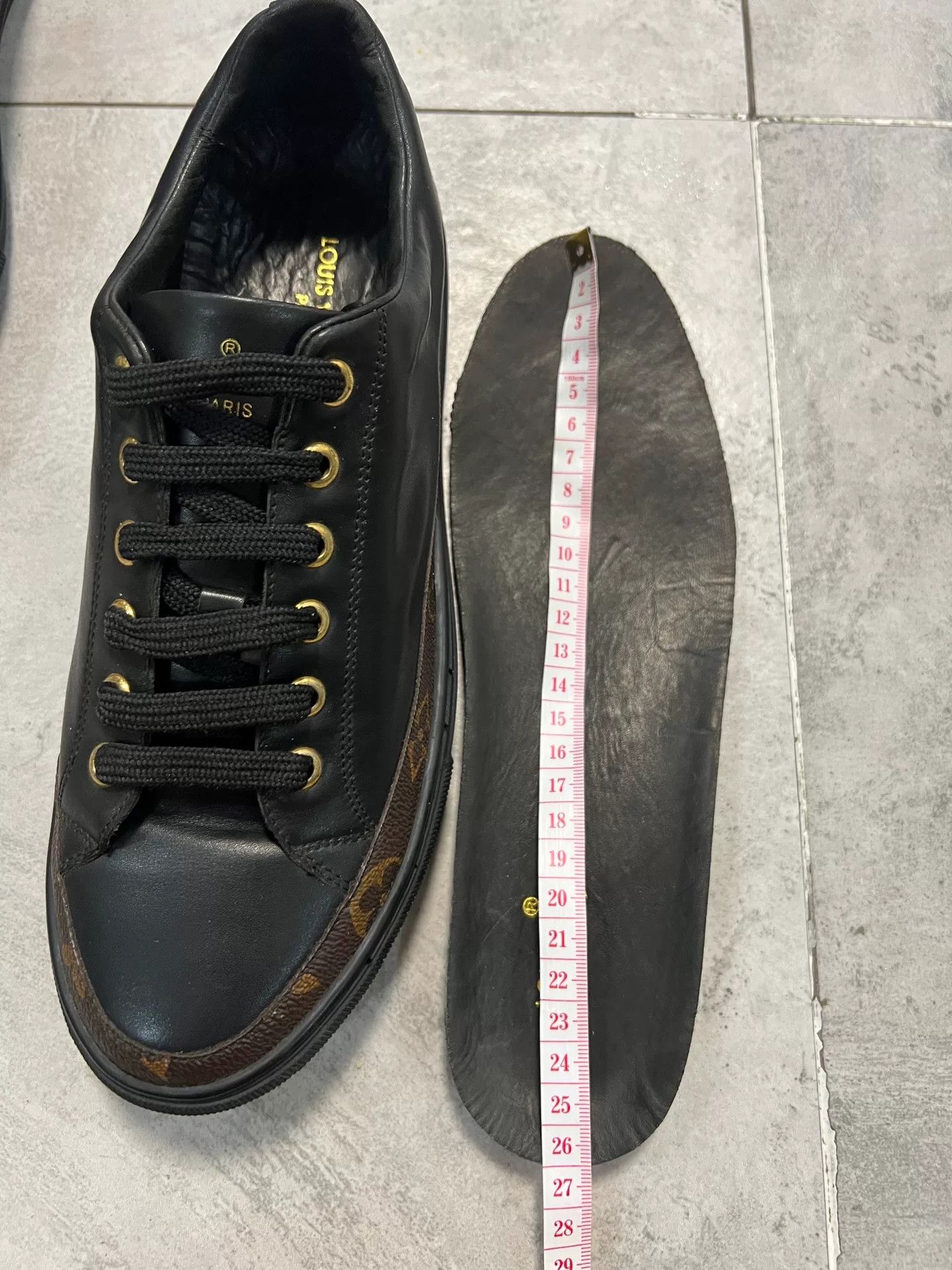 Louis Vuitton Louis Vuitton Black Sneakers Size 39 Size US 6 / EU 39 - 8 Thumbnail