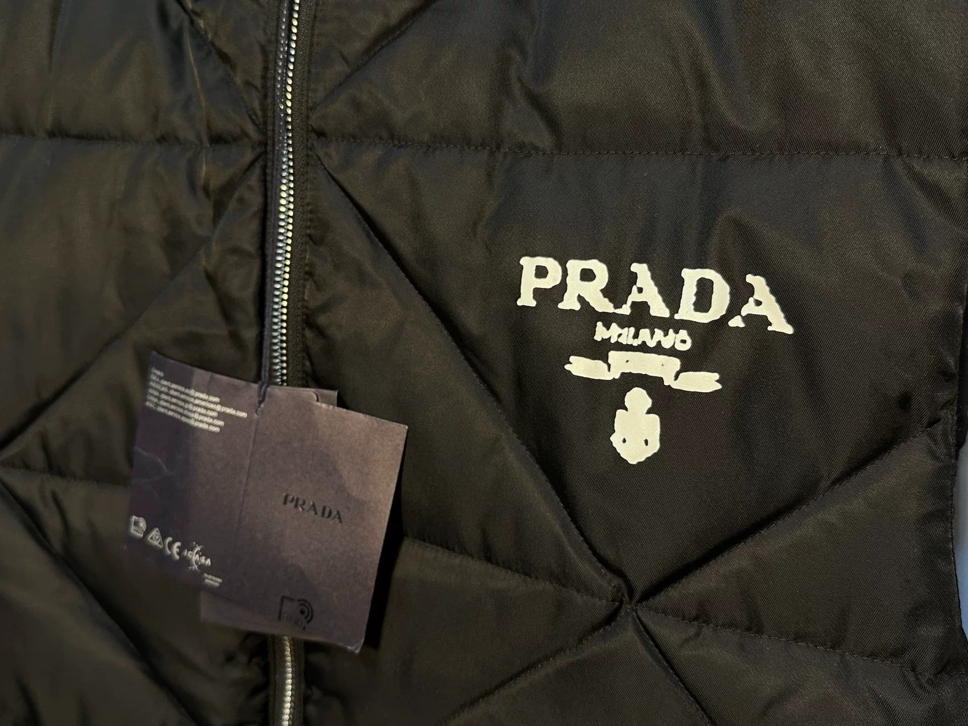 Prada Prada Men's Hooded Puffer Vest Size US S / EU 44-46 / 1 - 3 Thumbnail