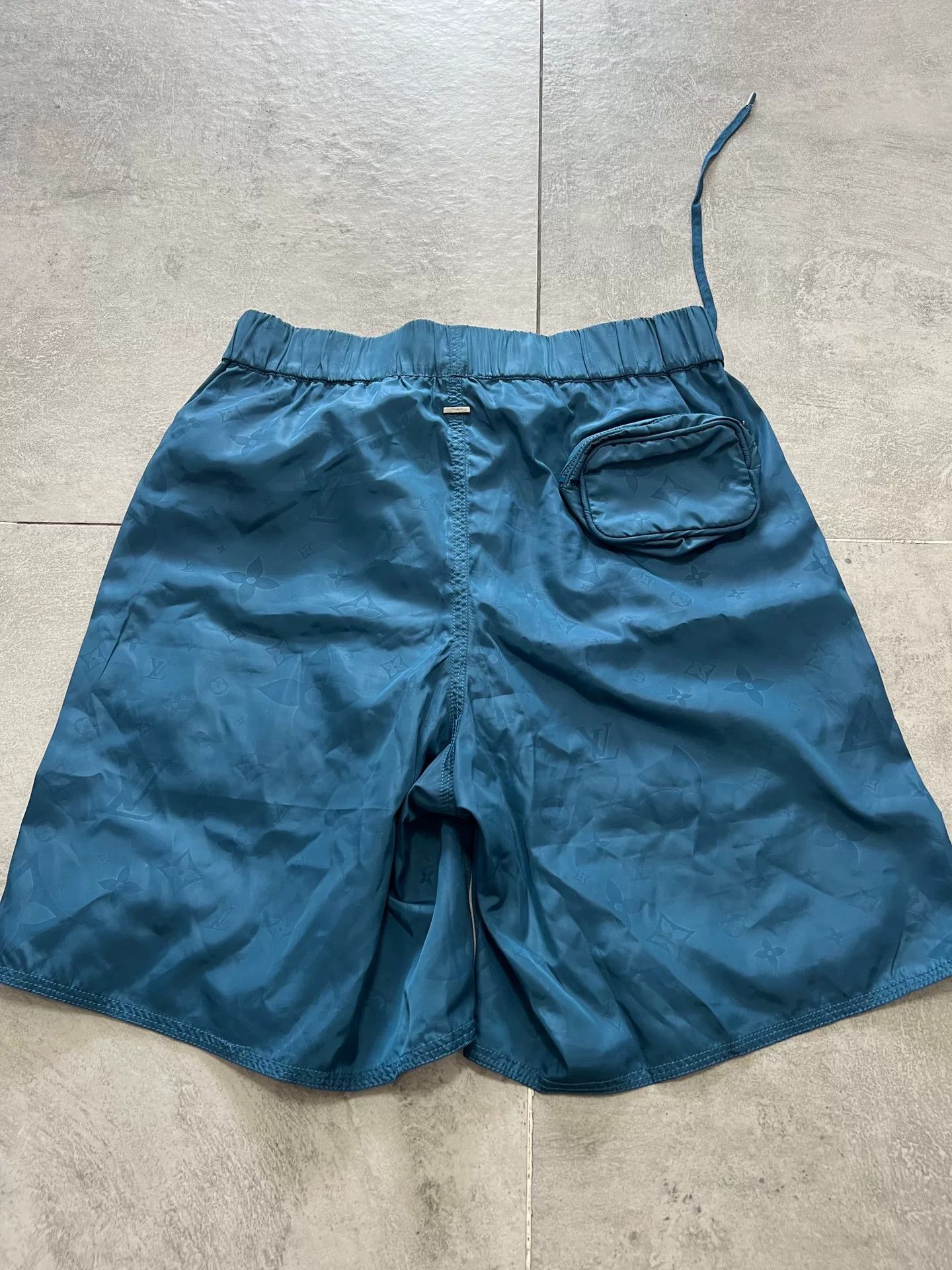 Louis Vuitton Louis Vuitton Logo 3D Beach Shorts Size US 26 / EU 42 - 2 Thumbnail