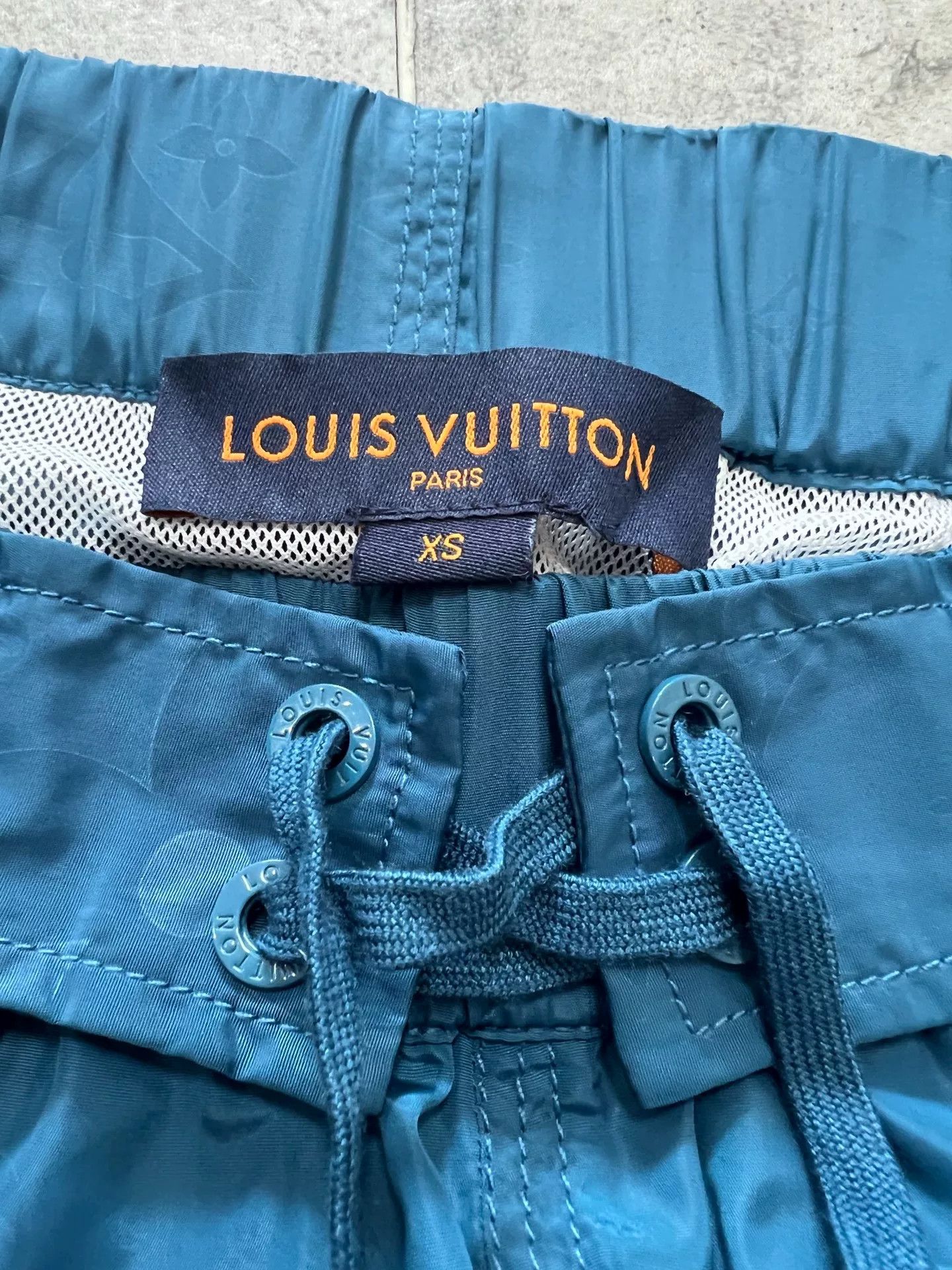 Louis Vuitton Louis Vuitton Logo 3D Beach Shorts Size US 26 / EU 42 - 9 Thumbnail