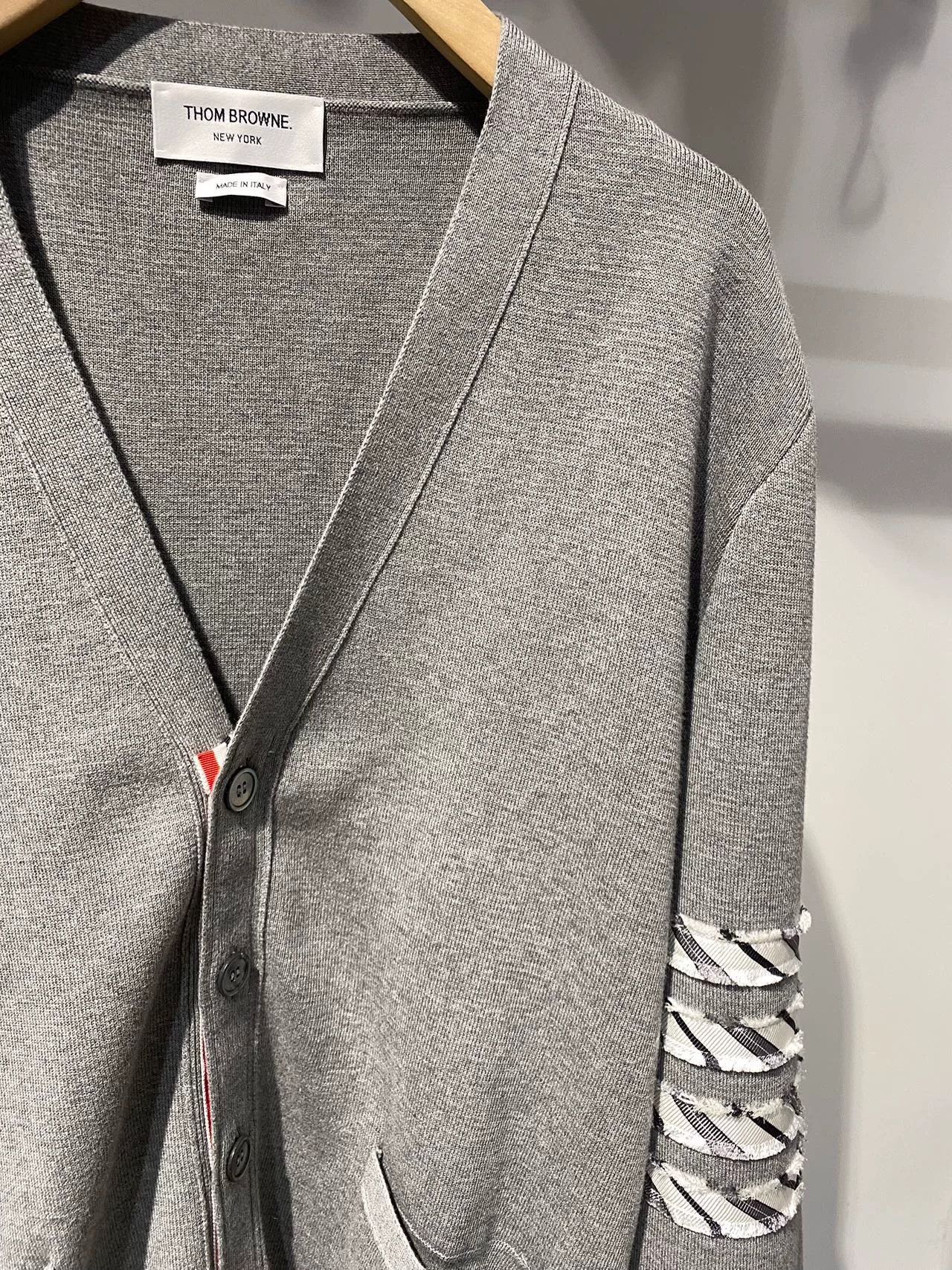 Thom Browne Thom Browne Men's Classic Cardigan Size US M / EU 48-50 / 2 - 4 Thumbnail