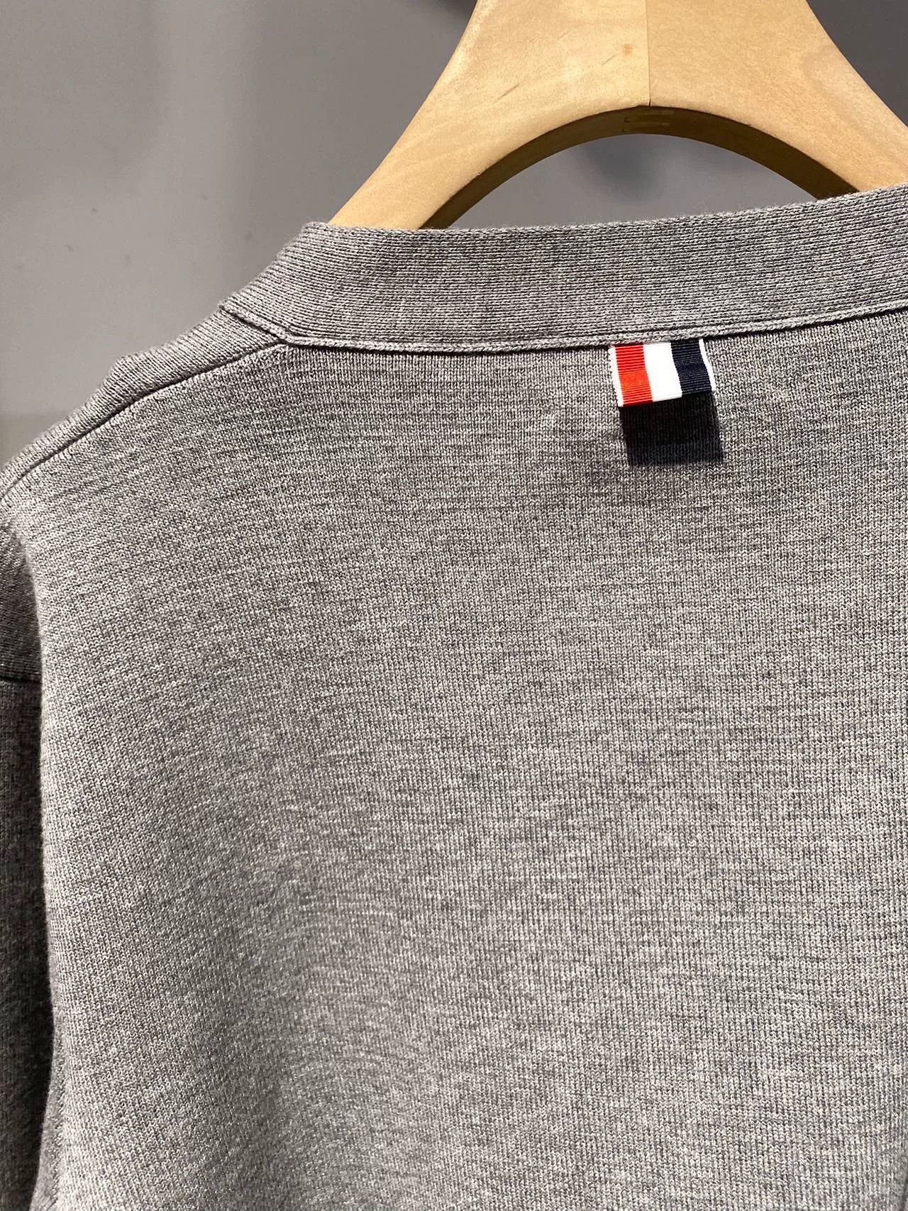 Thom Browne Thom Browne Men's Classic Cardigan Size US M / EU 48-50 / 2 - 3 Thumbnail