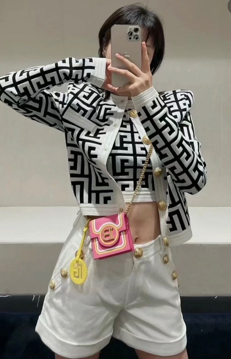 Balmain Balmain Women's White Shorts with Gold Buttons Size 40" / US 18 - 8 Thumbnail