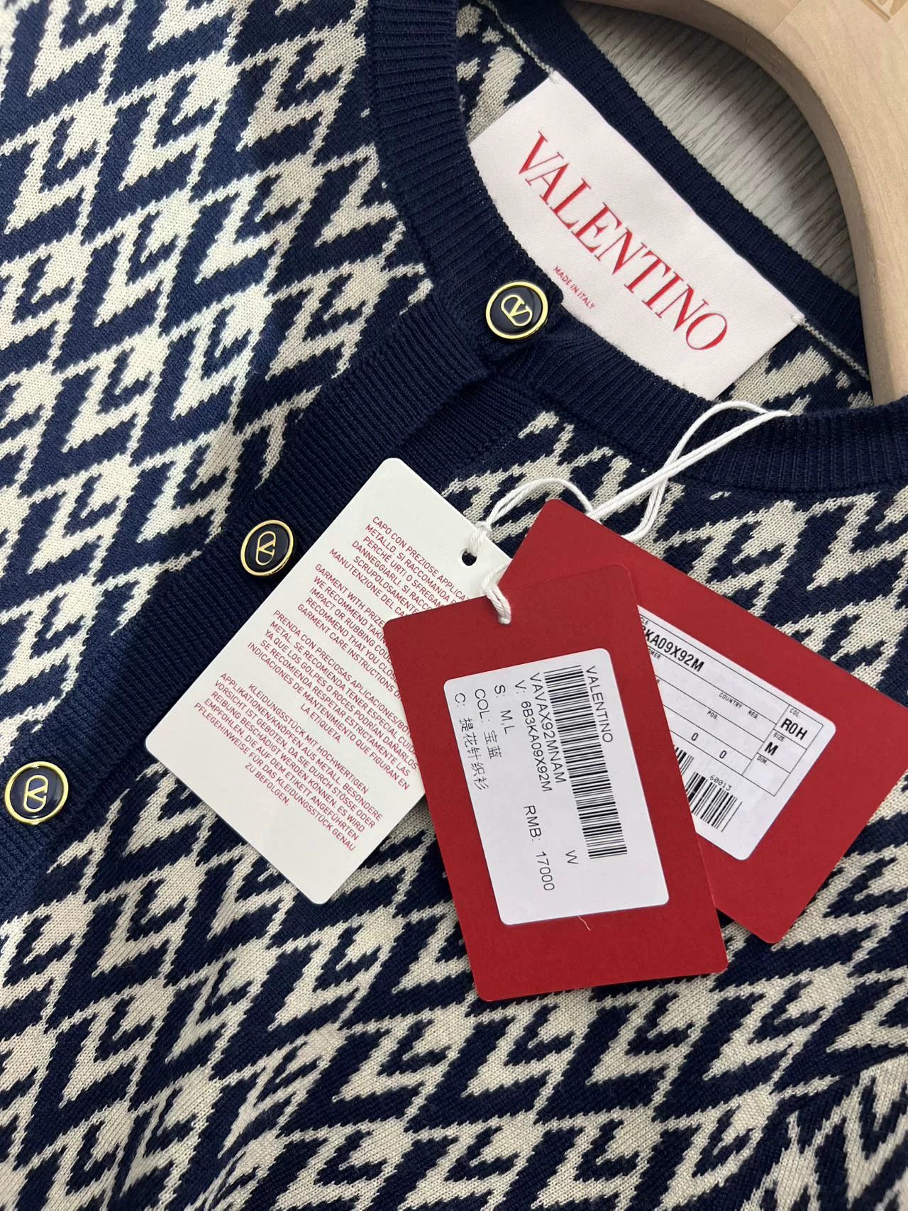 Valentino Valentino Women's Classic Knit Cardigan Size M / US 6-8 / IT 42-44 - 7 Thumbnail
