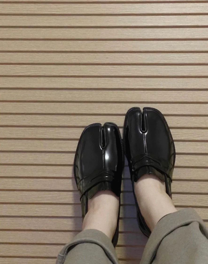 Maison Margiela Maison Margiela Black Split-Toe Loafers Size US 4 / IT 34 - 3 Thumbnail