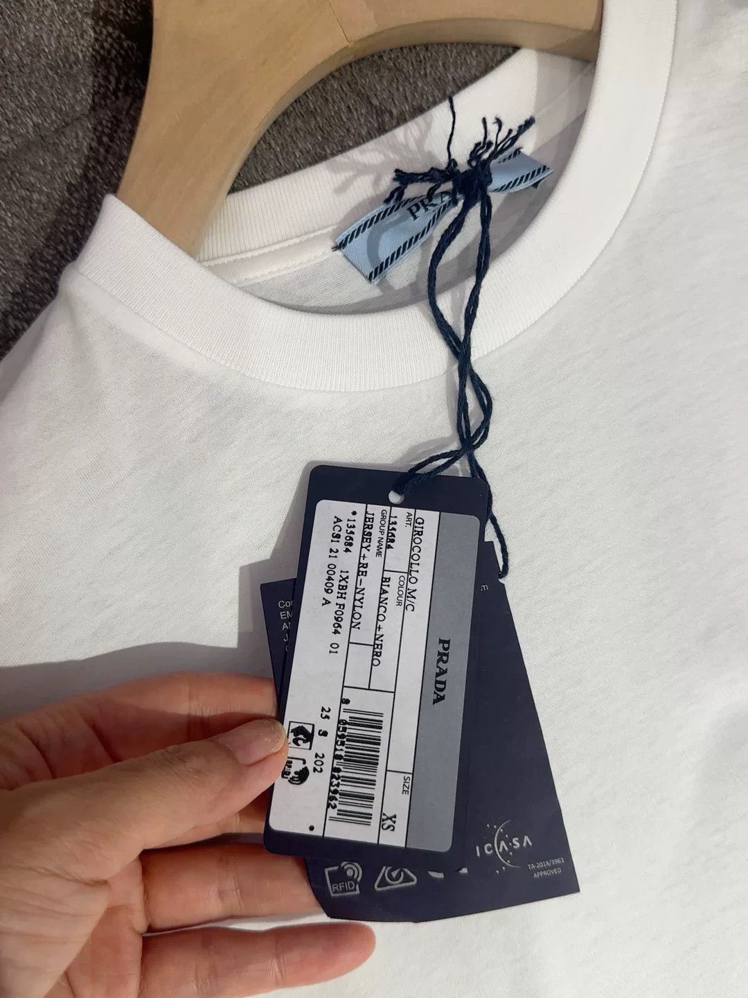 Prada PRADA Women's Zip T-Shirt White Size XS / US 0-2 / IT 36-38 - 7 Thumbnail