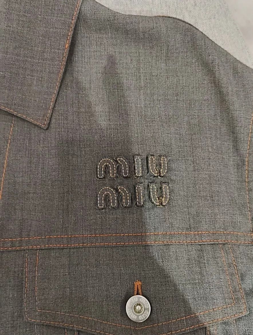 Miu Miu MiuMiu Sleeveless Vest with Logo Detail Size S / US 4 / IT 40 - 4 Thumbnail