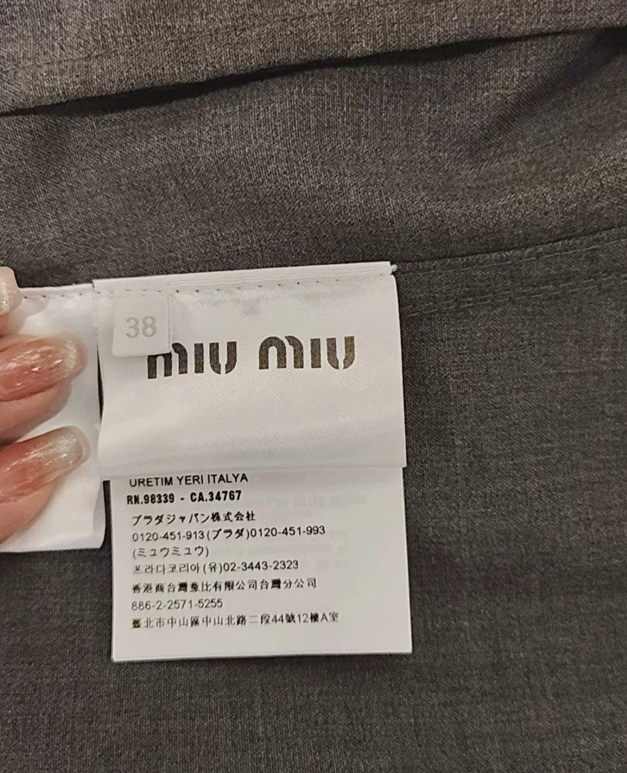 Miu Miu MiuMiu Sleeveless Vest with Logo Detail Size S / US 4 / IT 40 - 5 Thumbnail