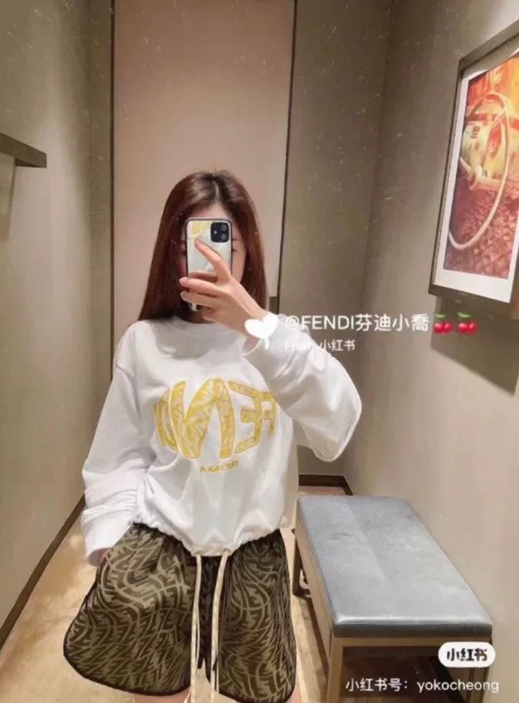 Fendi Fendi Women's Short Sweatshirt with Detachable Sleeves Size XS / US 0-2 / IT 36-38 - 3 Thumbnail