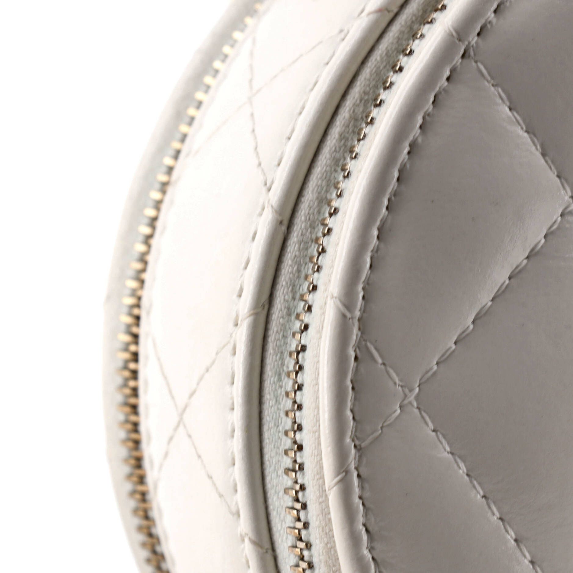 Chanel Handle with Care Round Vanity Case with Chain Quilted Lambskin Small Size ONE SIZE - 5 Thumbnail