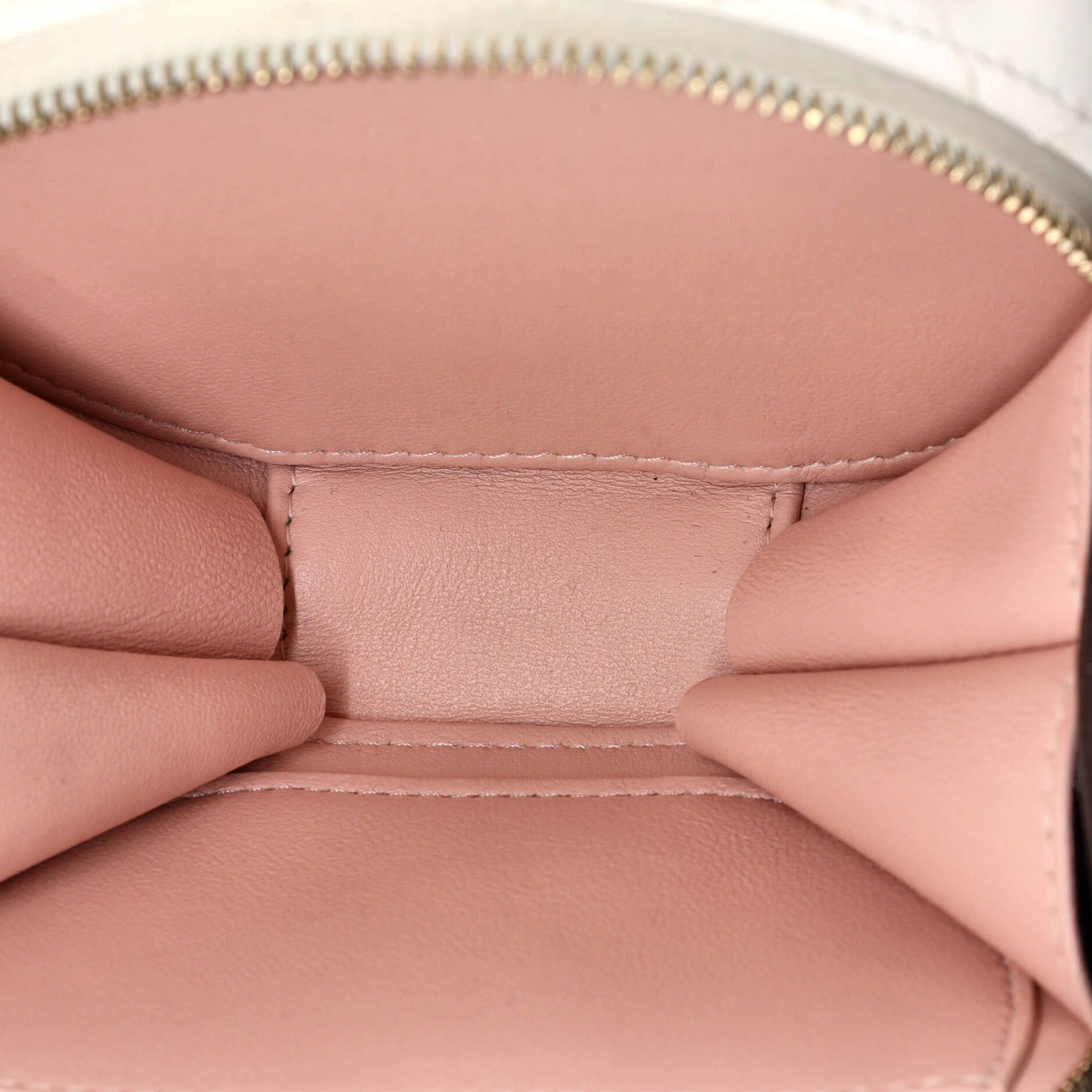 Chanel Handle with Care Round Vanity Case with Chain Quilted Lambskin Small Size ONE SIZE - 4 Thumbnail