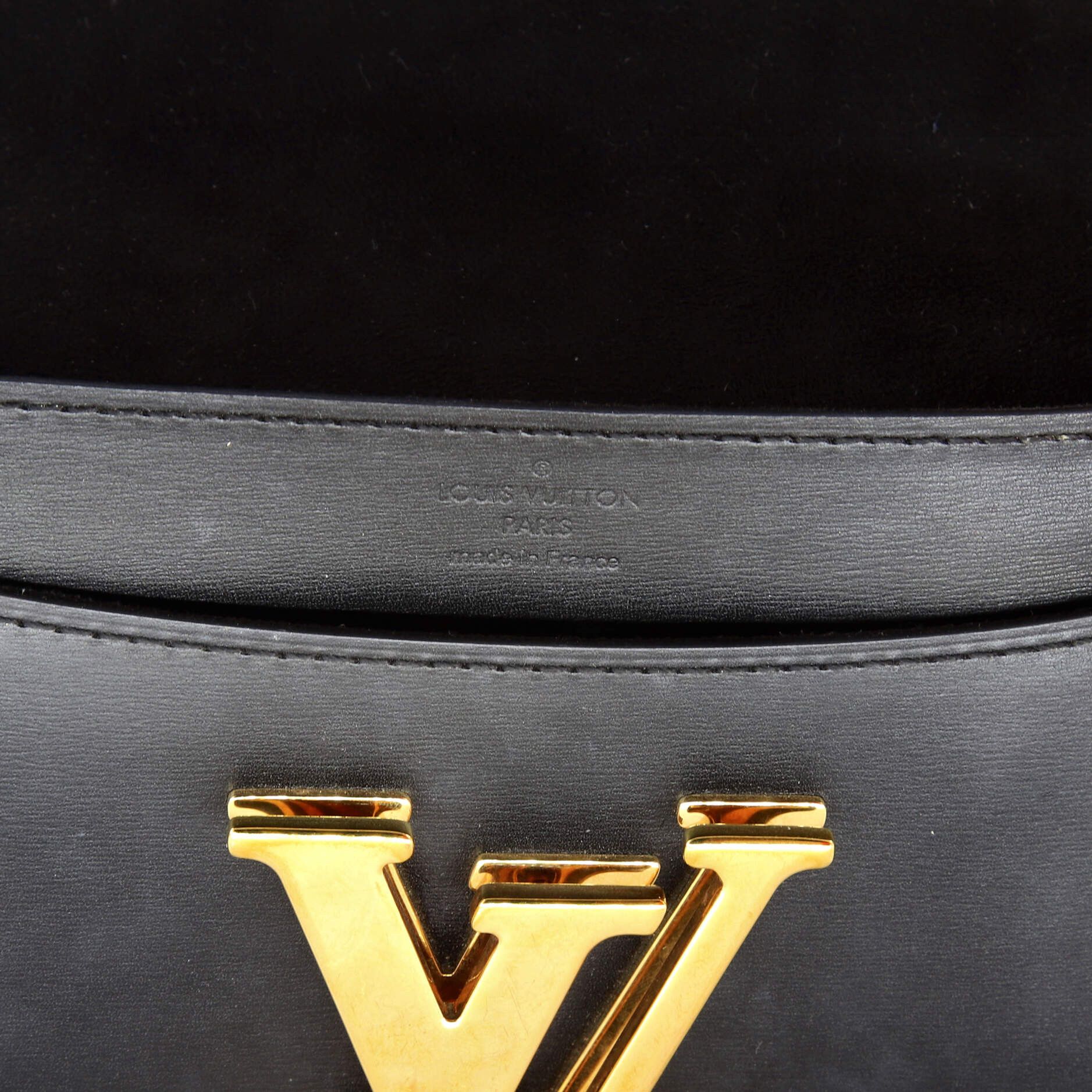 Louis Vuitton Chain Louise Clutch Leather MM Size ONE SIZE - 7 Thumbnail