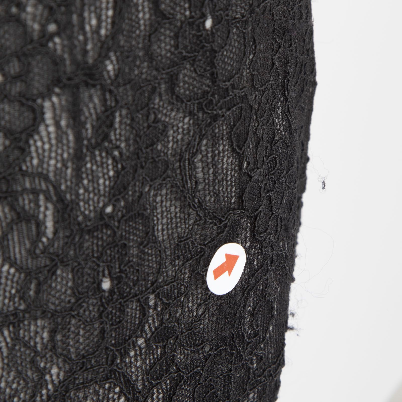 Alice + Olivia Black Lace Tapered Trousers Size 26" / US 2 / IT 38 - 6 Thumbnail