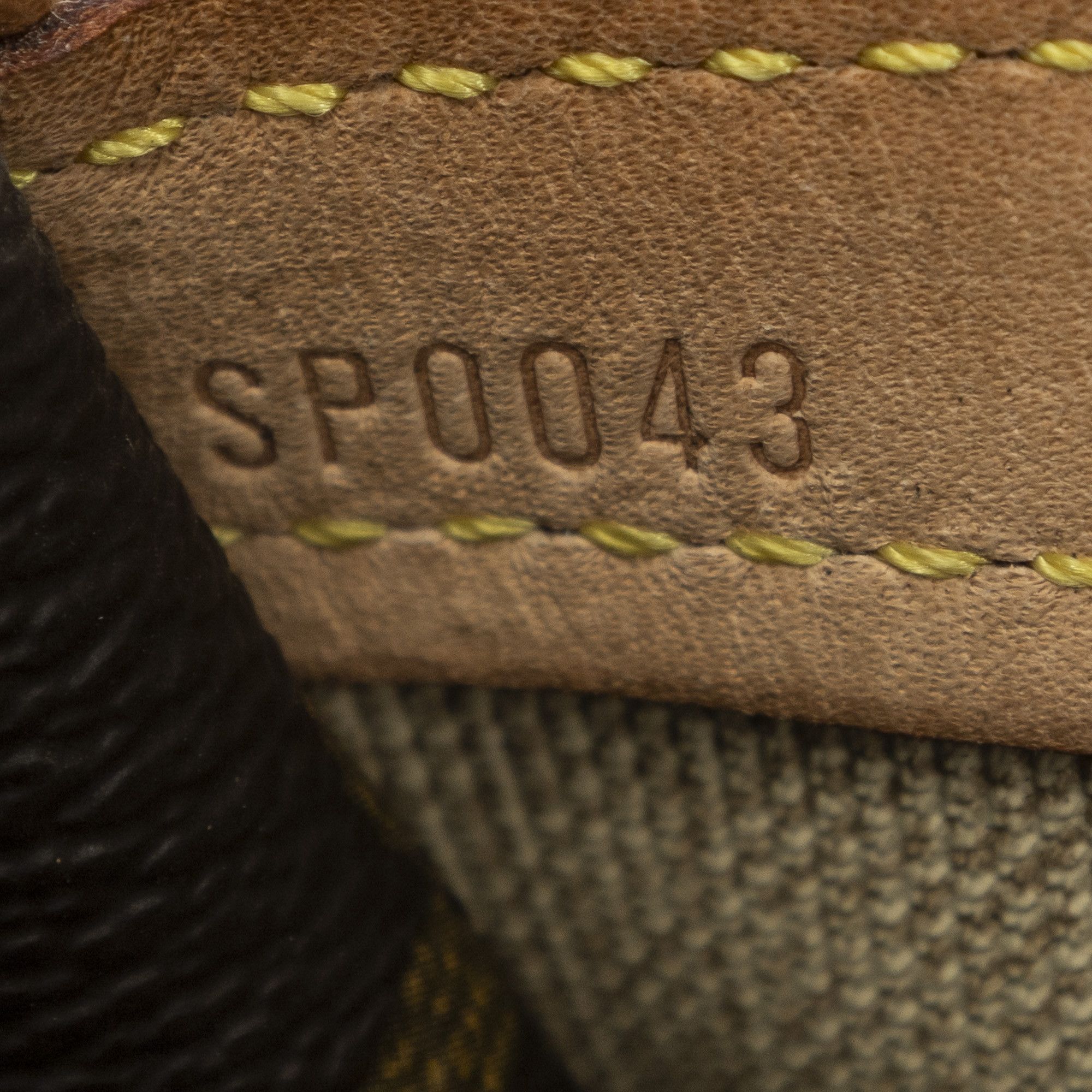 Louis Vuitton Reporter PM Size ONE SIZE - 10 Thumbnail