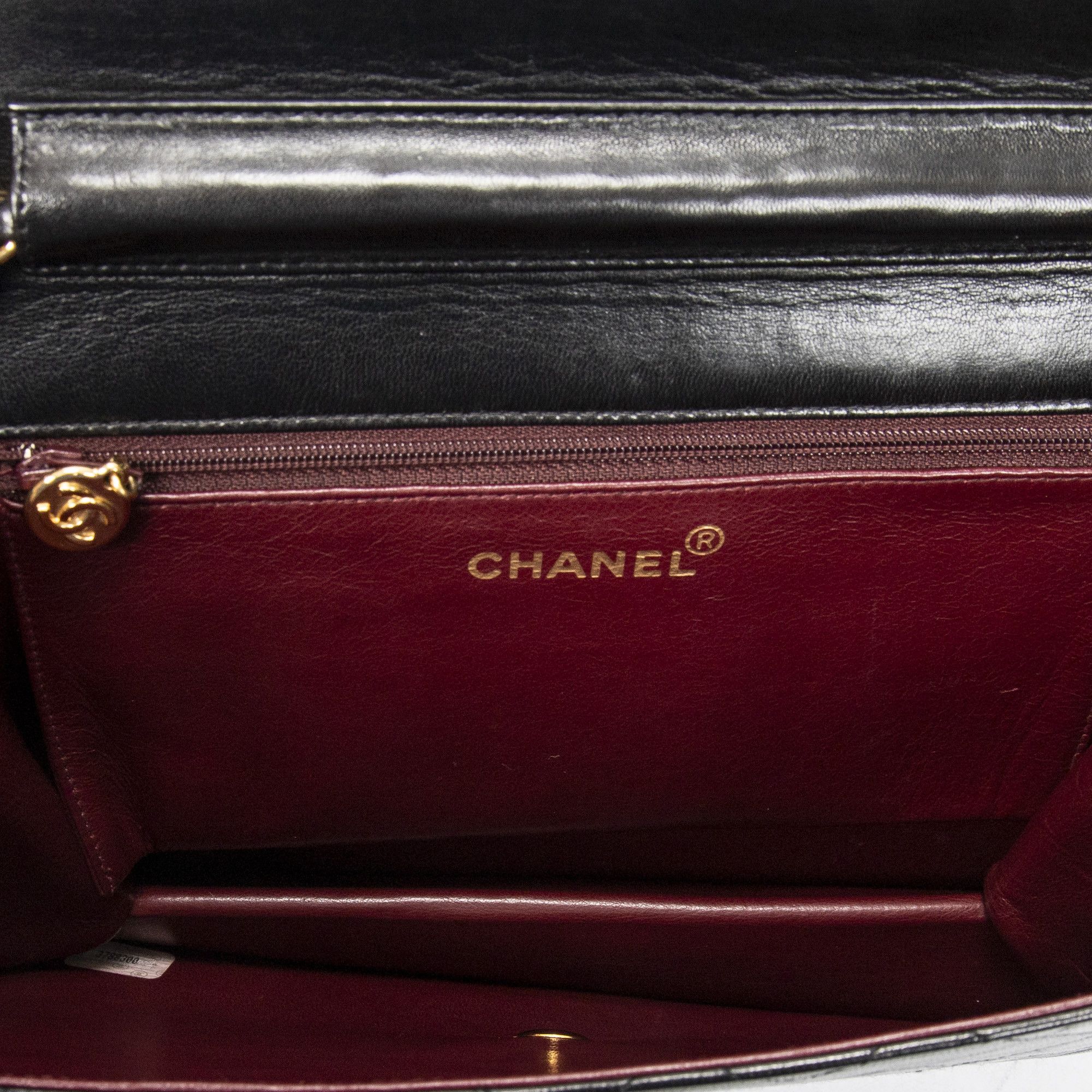 Chanel Vintage Push Lock Straight Flap Size ONE SIZE - 9 Thumbnail