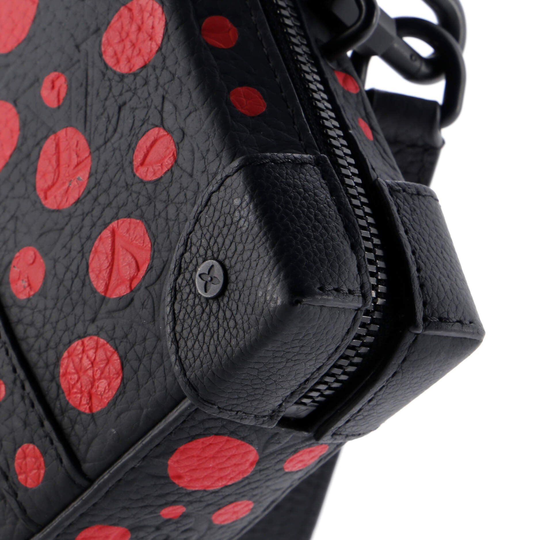Louis Vuitton Ltd. Ed. Yayoi Kusama Infinity Dots Soft Trunk Size ONE SIZE - 3 Thumbnail