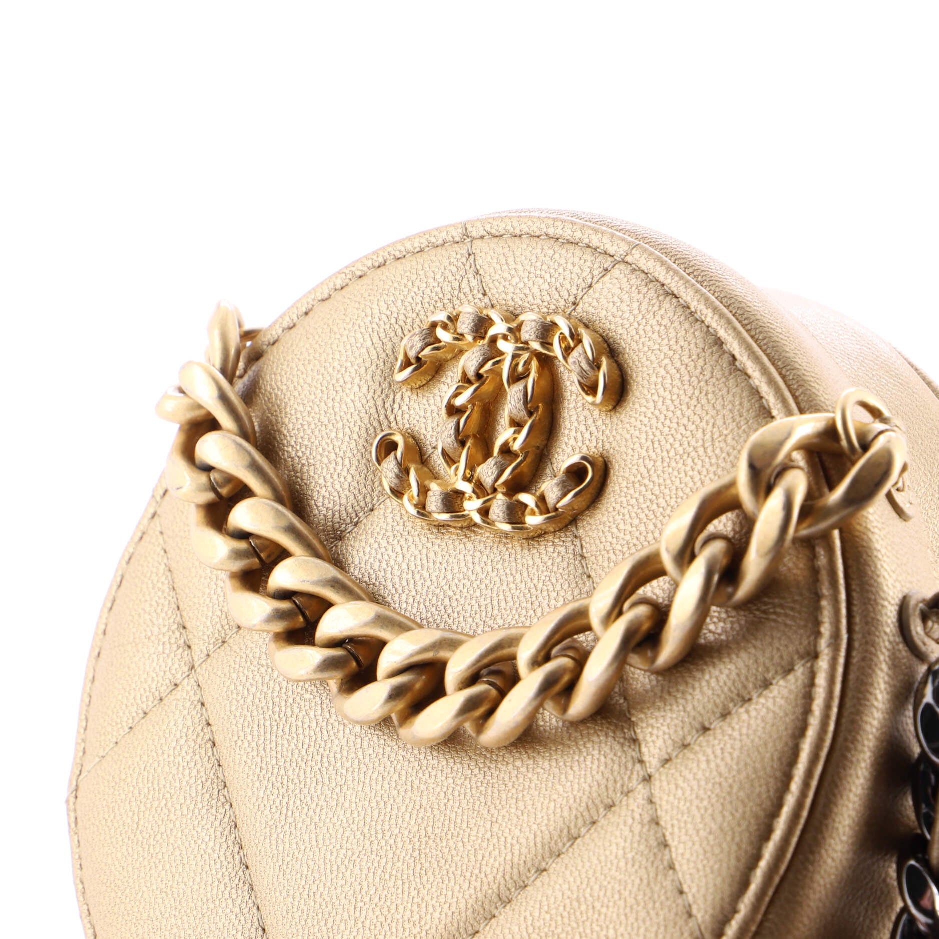 Chanel 19 Round Chain Clutch Size ONE SIZE - 7 Thumbnail