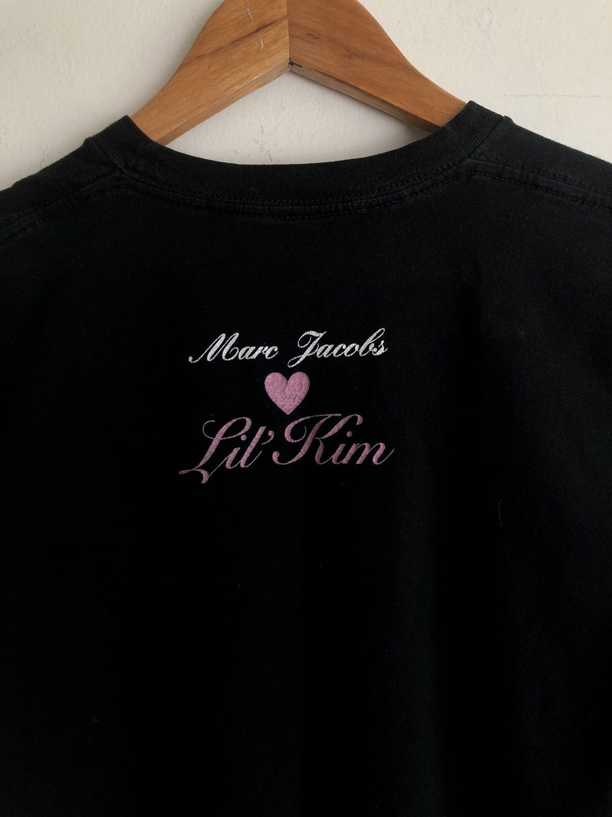 Marc Jacobs x Lil' Kim T-shirts ラップT 希少 Marc Jacobs Loves Lil Kim T-Shirt - Maxxtees.com