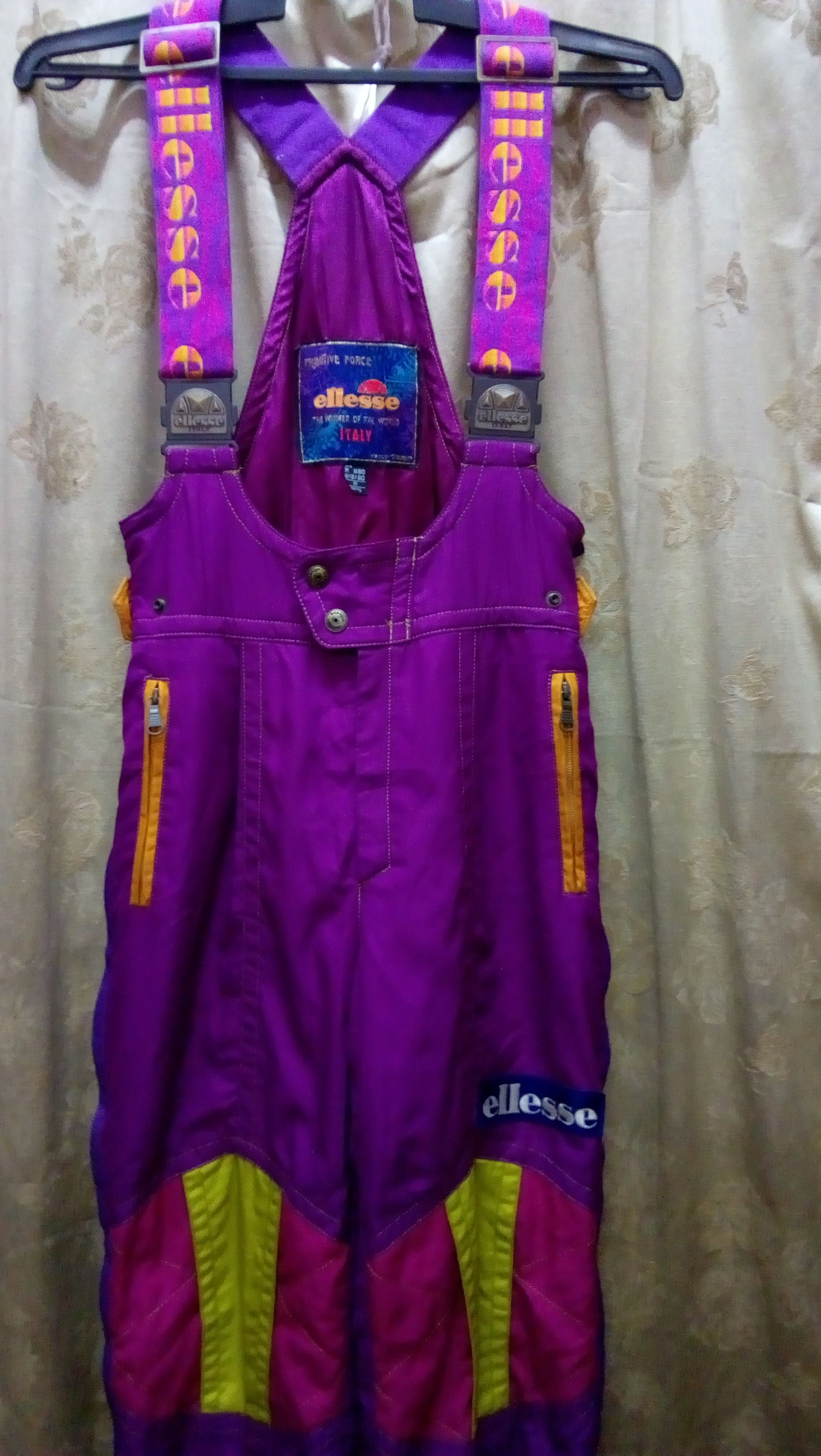 Elesse ski wear