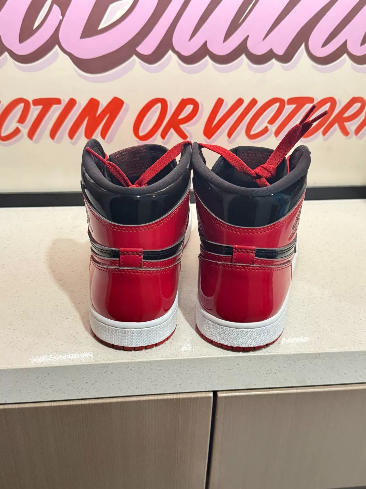 Jordan Brand Jordan Air Jordan 1 Retro High OG Size US 9 / EU 42 - 3 Thumbnail