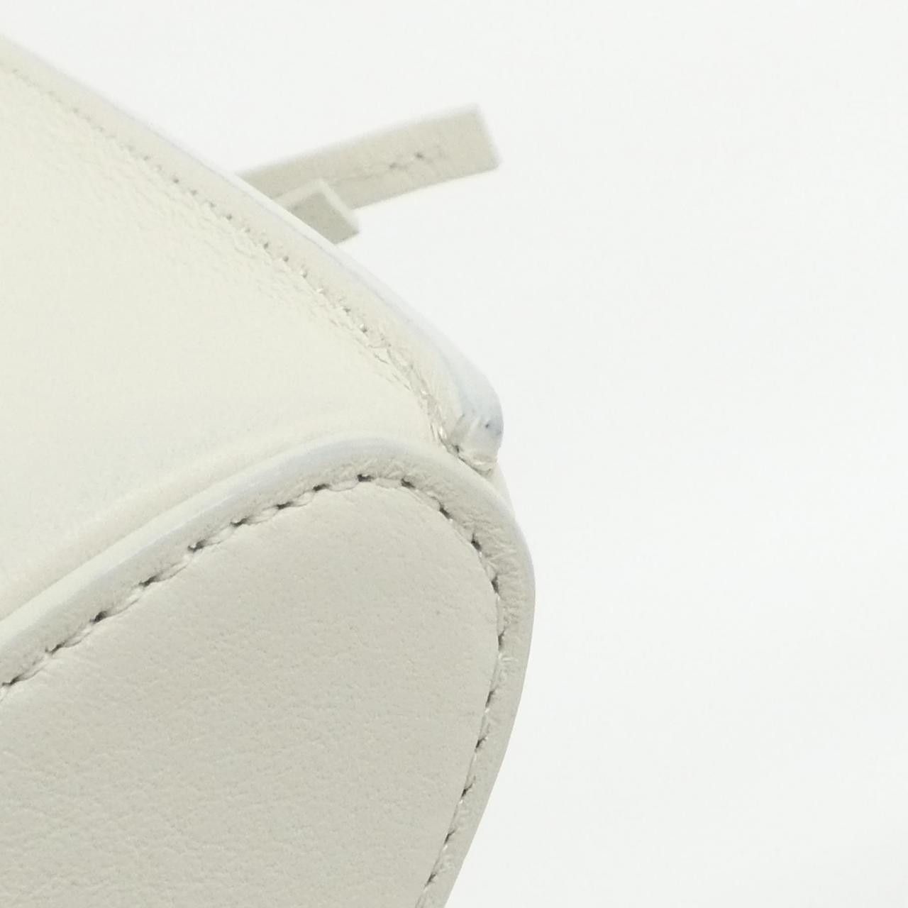 Loewe Loewe Loewe Dice Pocket Calf Shoulder Bag Leather Shoulder Bag C630R12X01 DUTY FREE for USA Size ONE SIZE - 3 Thumbnail