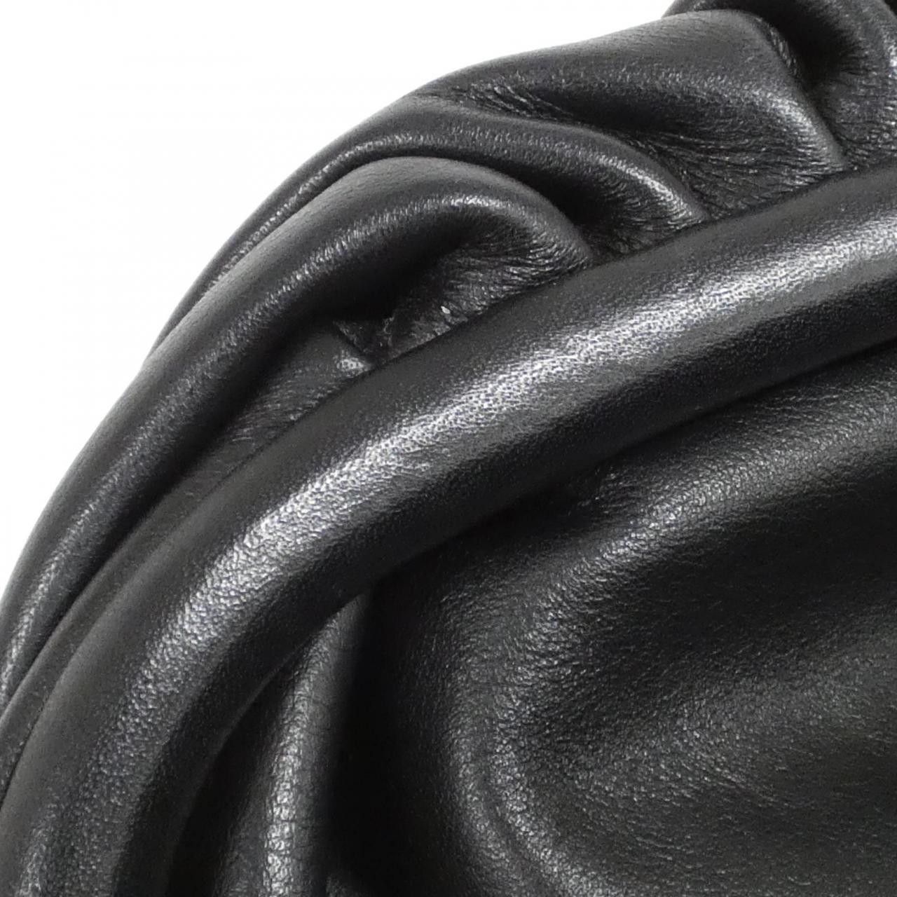 Bottega Veneta Bottega Veneta Bottega Veneta 585852 VCP40 Calf Shoulder Bag Leather Shoulder Bag 585852 VCP40 DUTY FREE for USA Size ONE SIZE - 5 Thumbnail