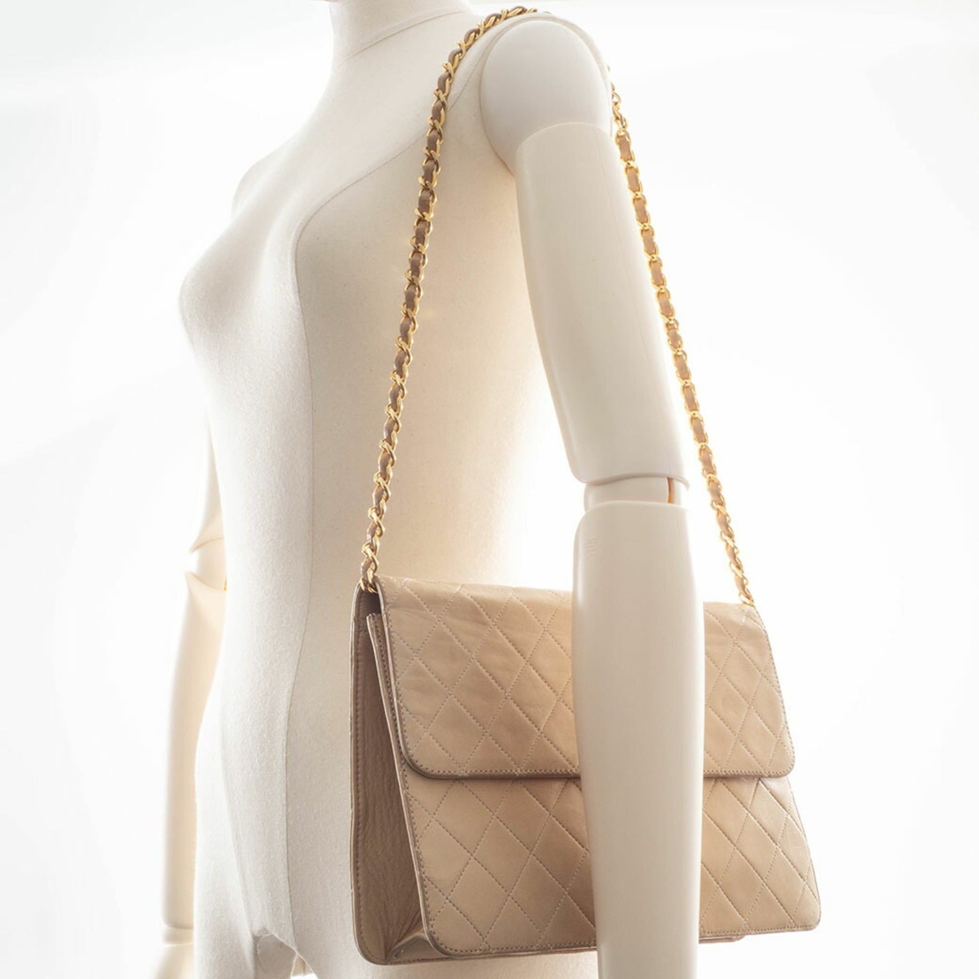 CHANEL Matelasse Chain Shoulder Bag in Beige Leather