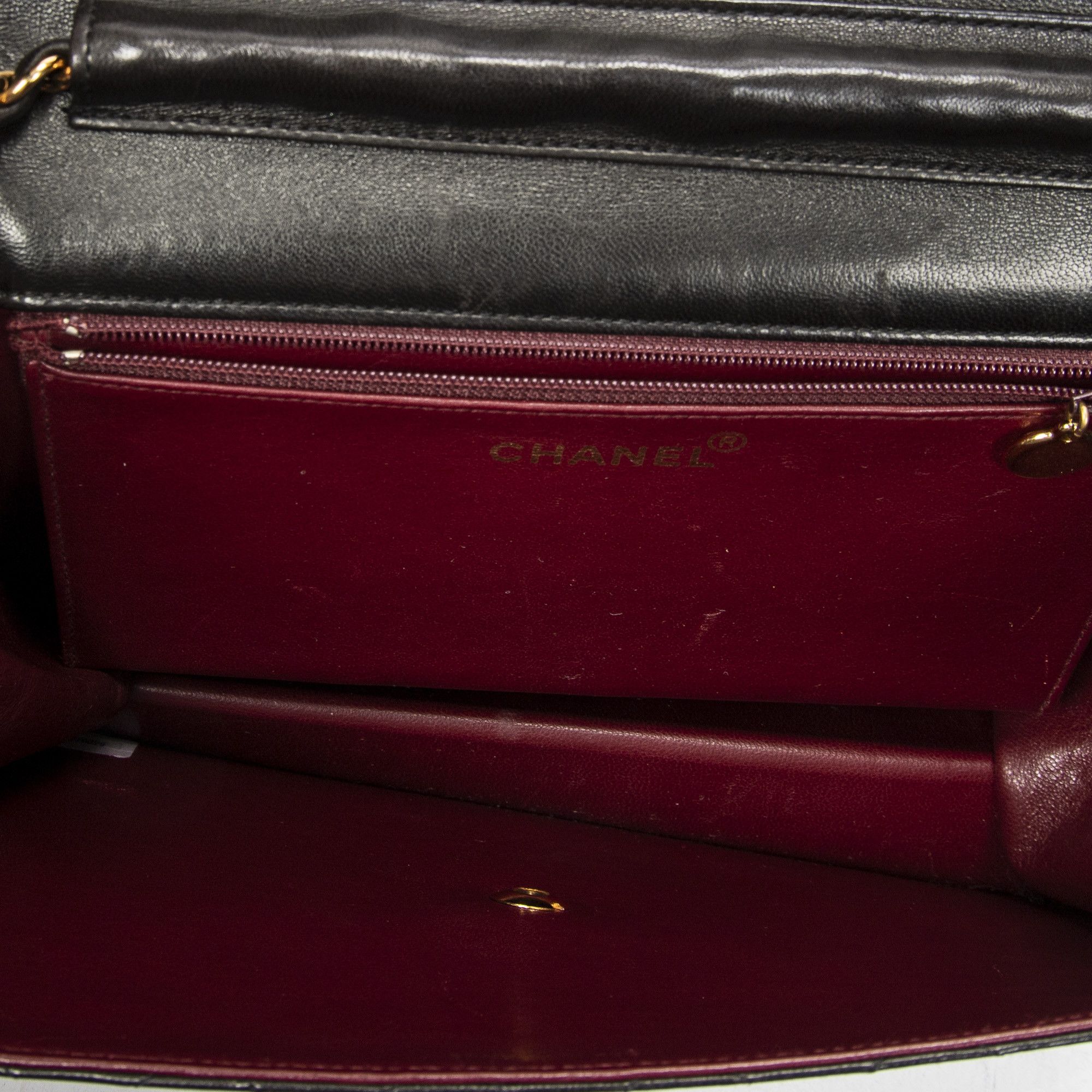 Chanel Vintage Push Lock Straight Flap Size ONE SIZE - 9 Thumbnail