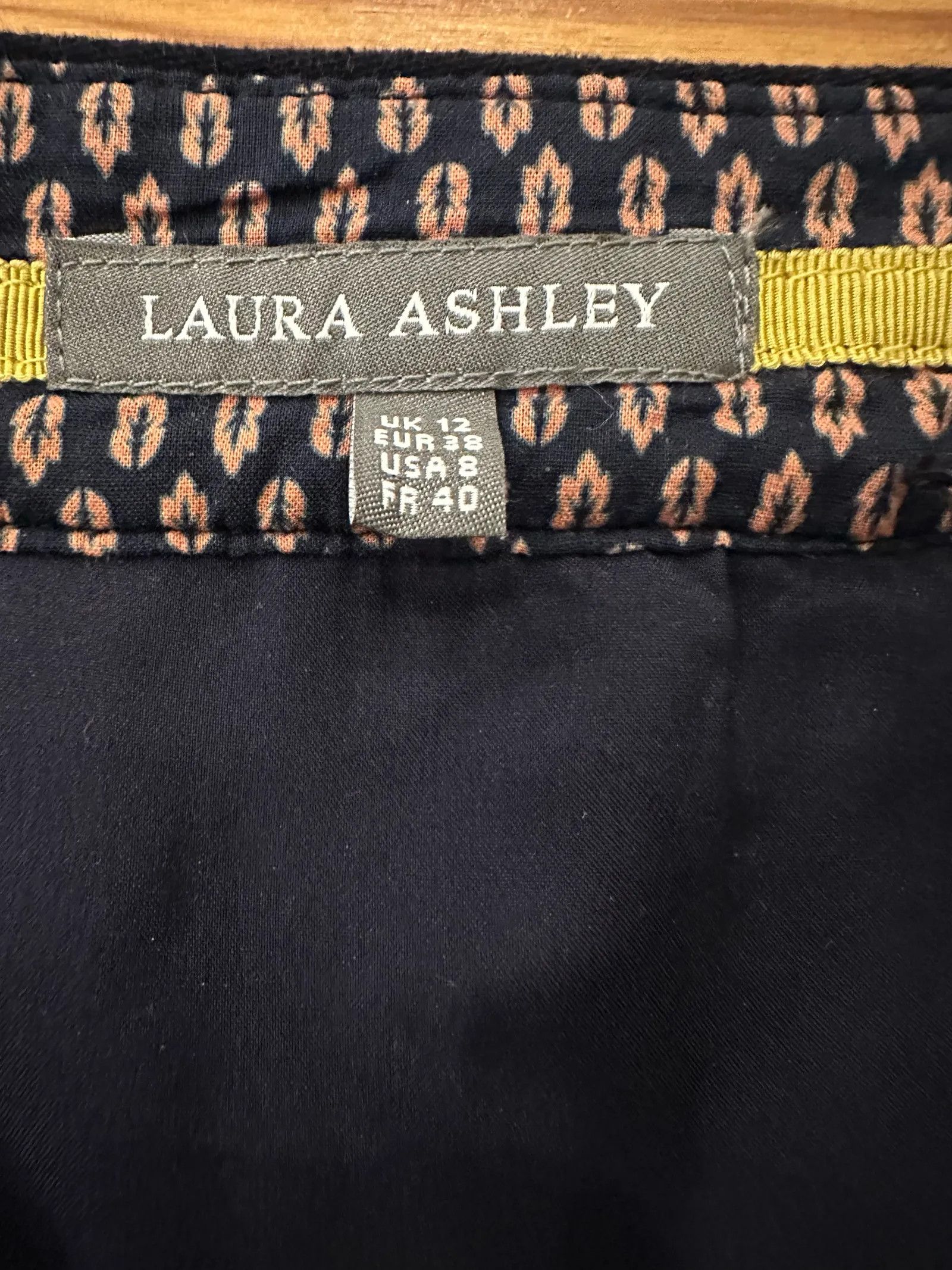 Laura Ashley Laura Ashley Skirt Size 27" / US 4 / IT 40 - 2 Thumbnail