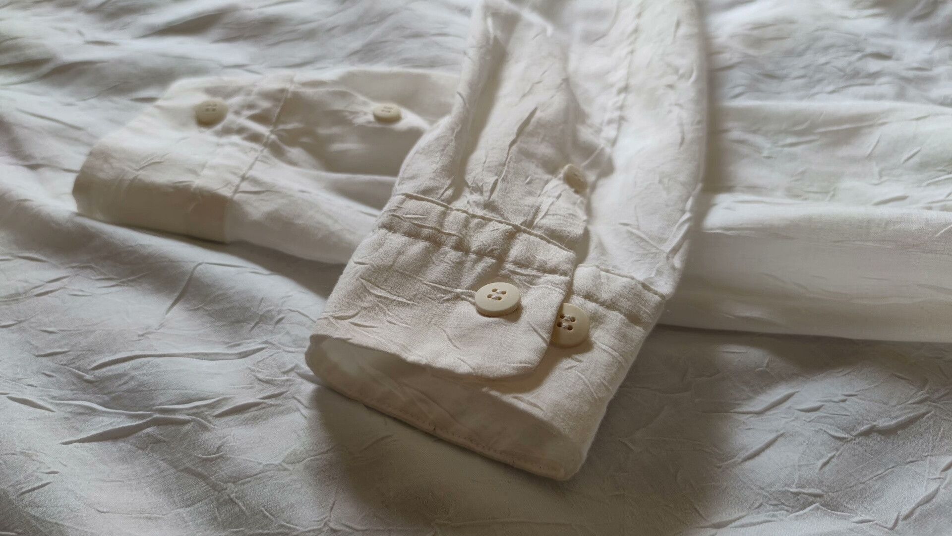 Issey Miyake Issey Miyake Pleated White Shirt for Men Size US S / EU 44-46 / 1 - 6 Thumbnail