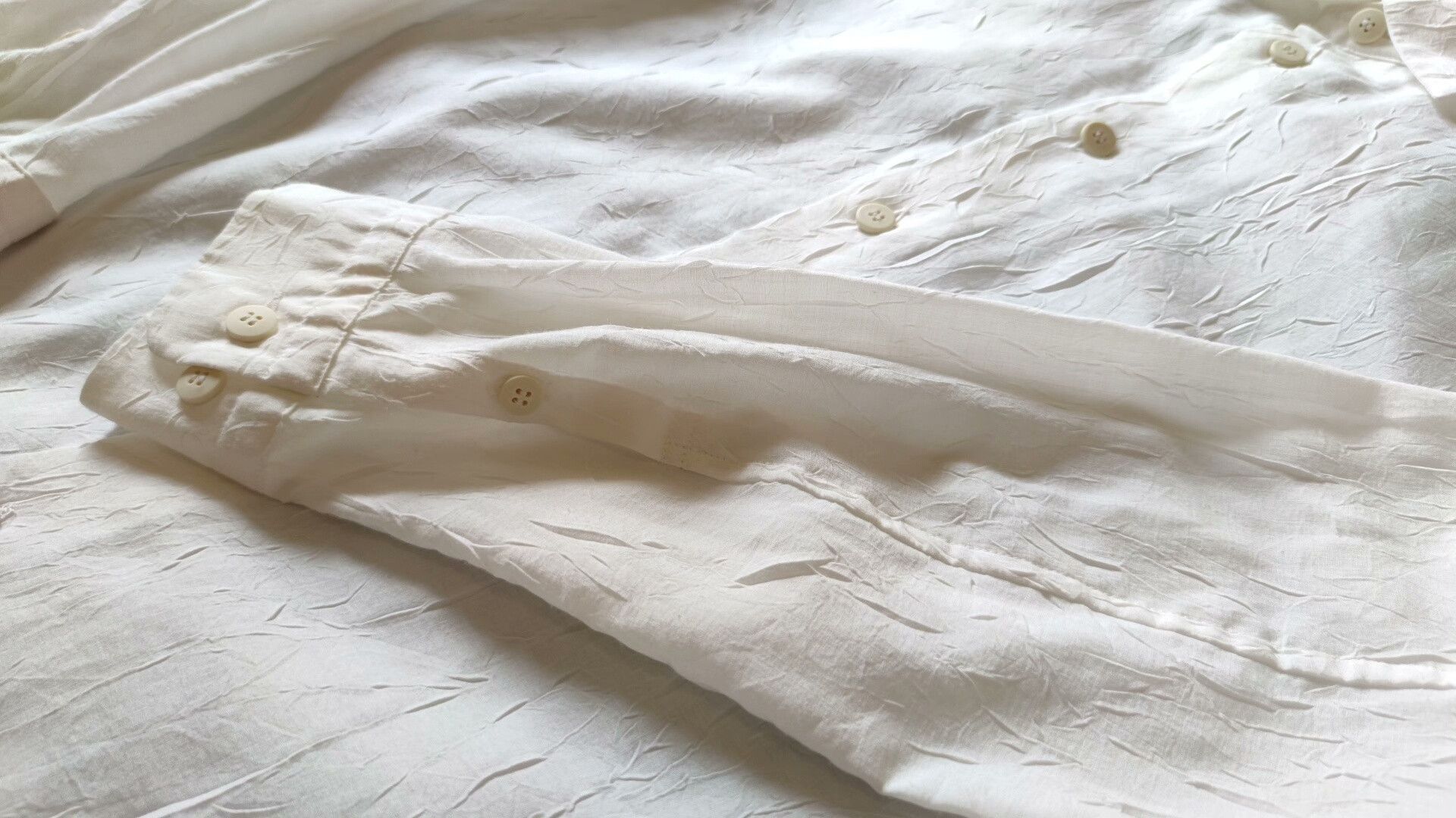 Issey Miyake Issey Miyake Pleated White Shirt for Men Size US S / EU 44-46 / 1 - 8 Thumbnail