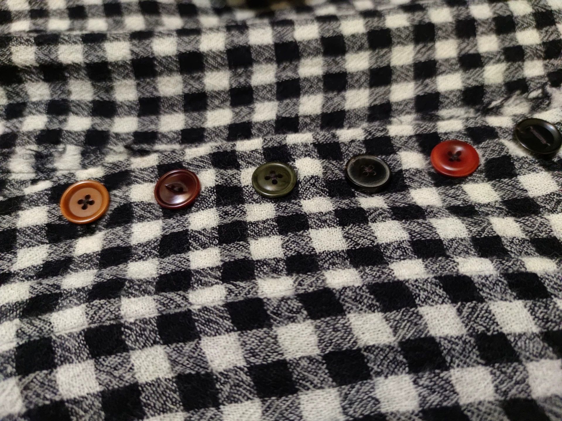 KLASICA Artisan Plaid Knit Sweater with Unique Buttons Size M / US 6-8 / IT 42-44 - 4 Thumbnail
