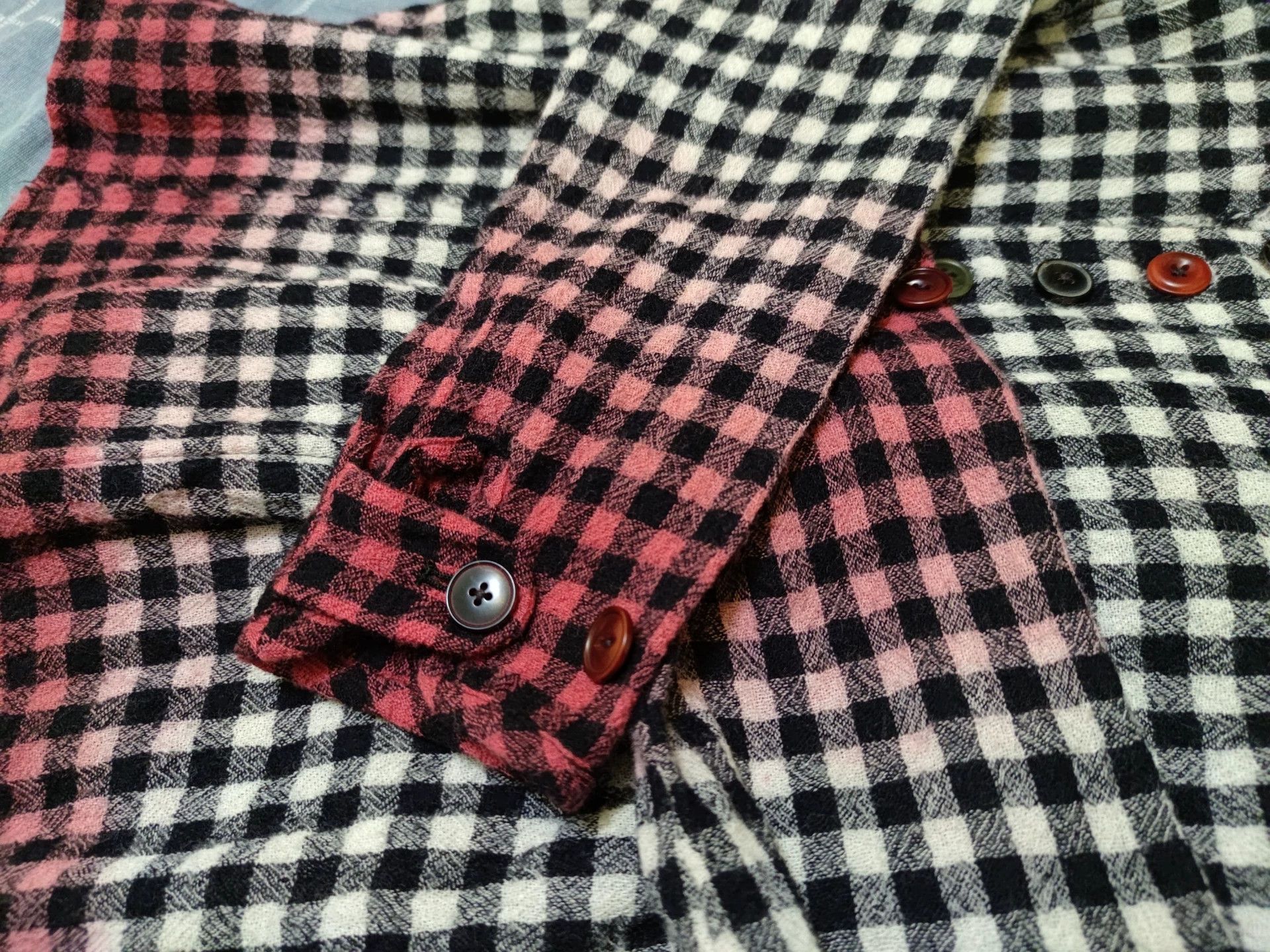 KLASICA Artisan Plaid Knit Sweater with Unique Buttons Size M / US 6-8 / IT 42-44 - 2 Thumbnail
