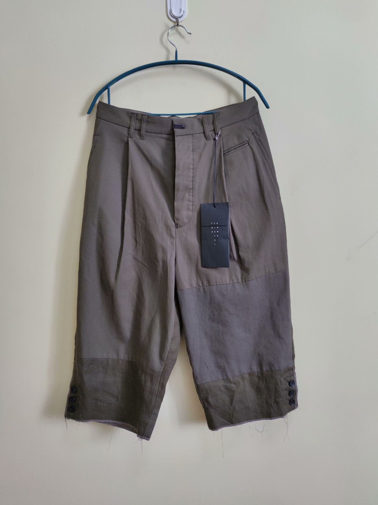 The Viridi-anne Stylish Patchwork Three-Quarter Pants Size US 28 / EU 44 - 2 Thumbnail