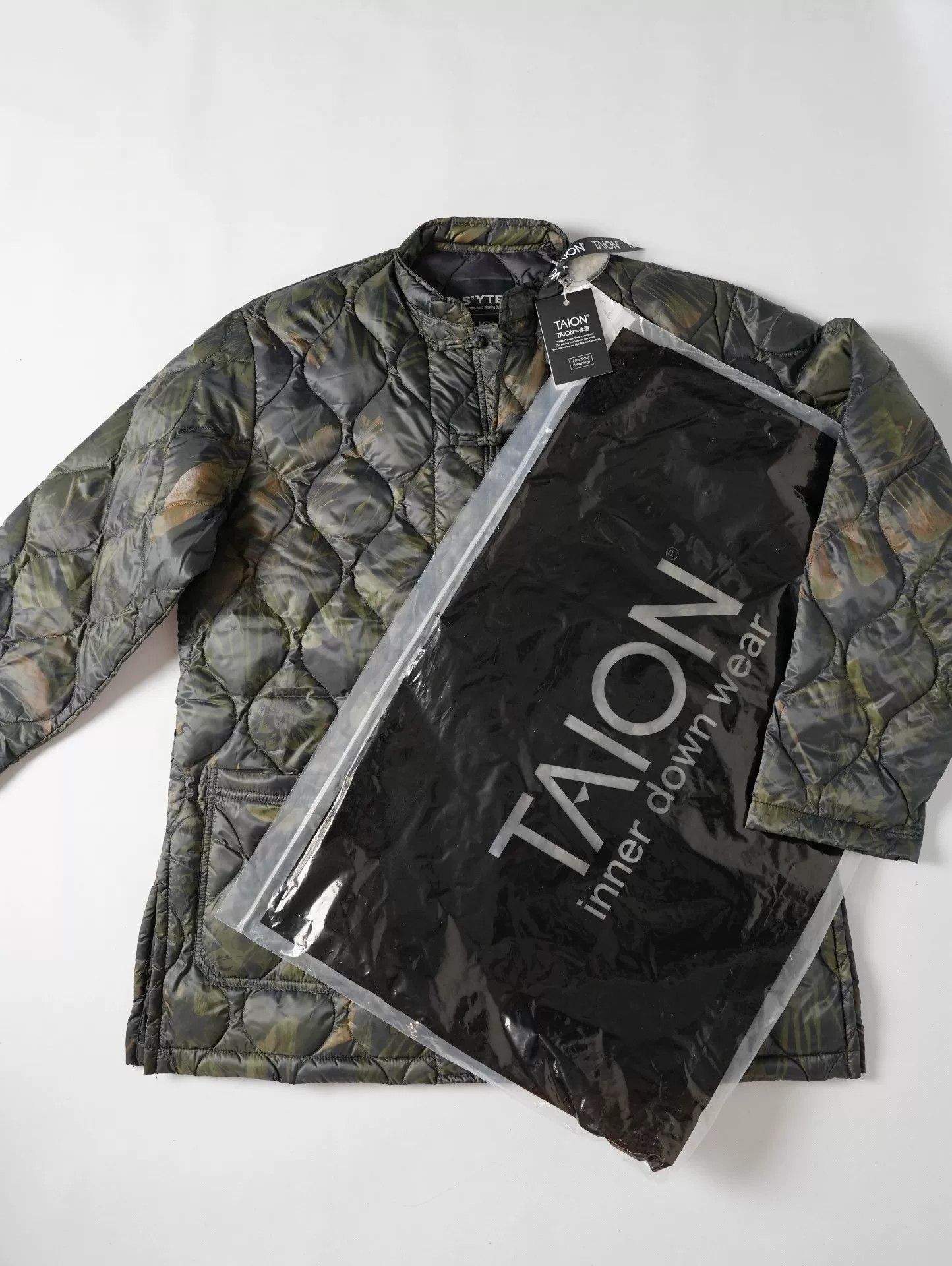 Yohji Yamamoto Yohji Yamamoto Floral Pattern Down Jacket Size US M / EU 48-50 / 2 - 2 Thumbnail