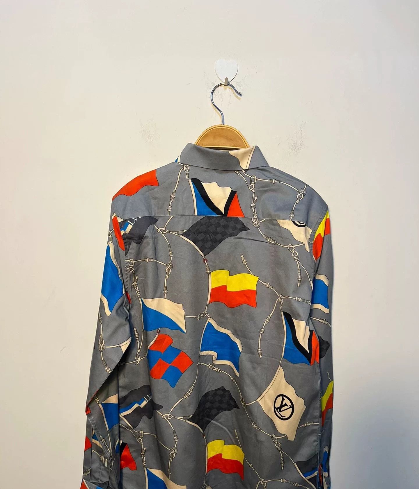 Louis Vuitton Unisex Colorful Flag Shirt by Lv Size US S / EU 44-46 / 1 - 4 Thumbnail