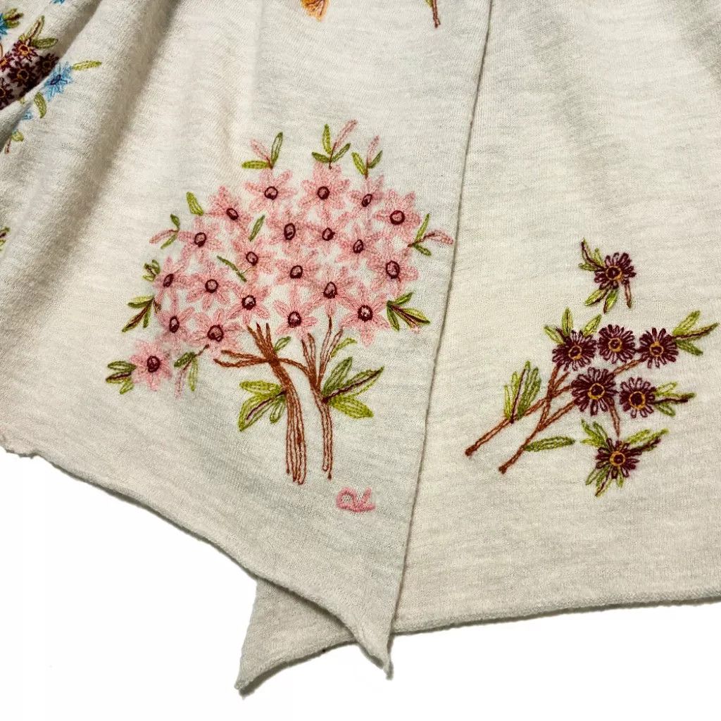 45rpm Embroidered Floral Wool Shawl Scarf Size ONE SIZE - 6 Thumbnail