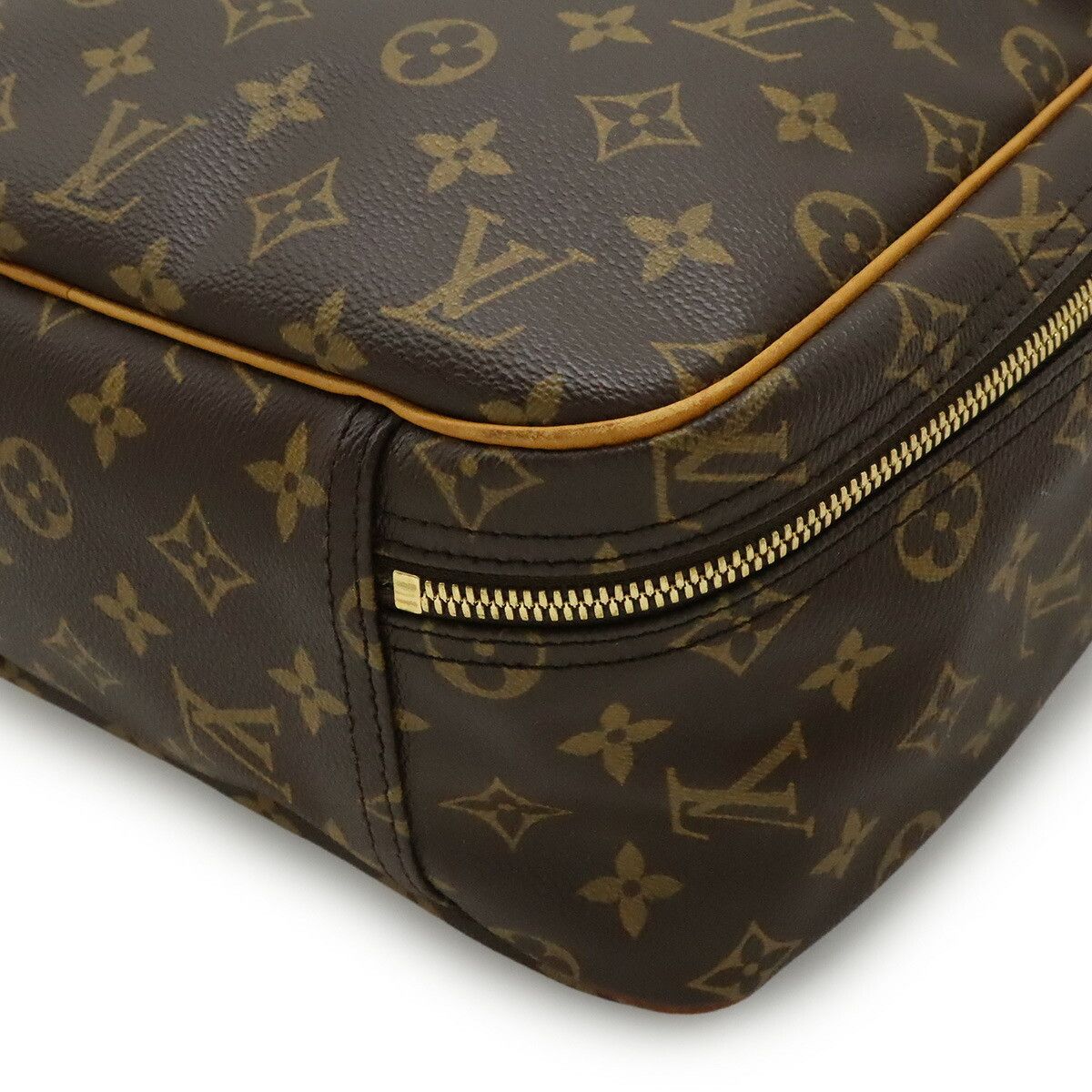 Louis Vuitton Louis Vuitton Louis Vuitton Excursion Monogram 2way Handbag Shoe Bag Textile Handbag M41450 DUTY FREE for USA Size ONE SIZE - 3 Thumbnail