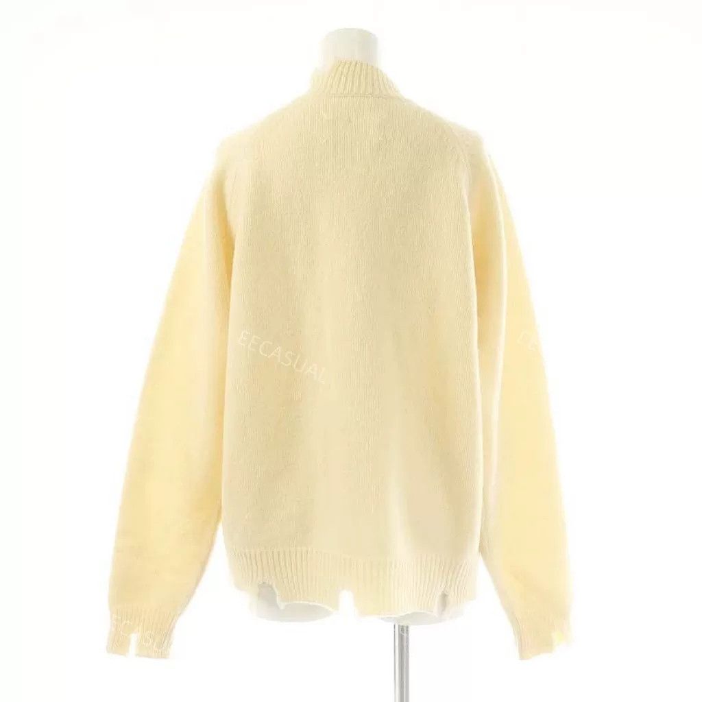 Maison Margiela Maison Margiela Hole Design Wool Cardigan Size XS / US 0-2 / IT 36-38 - 2 Thumbnail