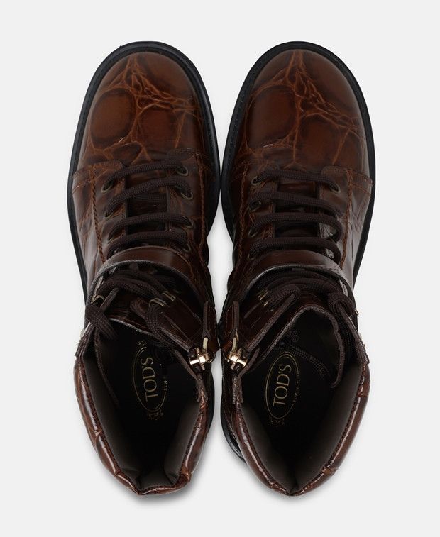 Lace-up ankle boot