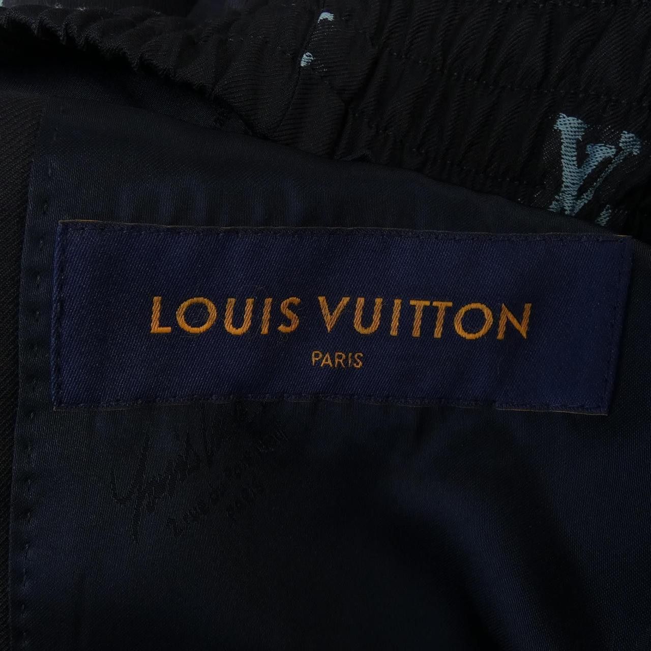 Louis Vuitton Louis Vuitton Louis Vuitton Jet Pocket Blouson Blouson Textile Outerwear HPFB1EUR8 DUTY FREE for USA Size ONE SIZE - 5 Thumbnail