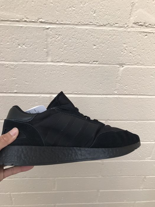 Triple clearance black iniki