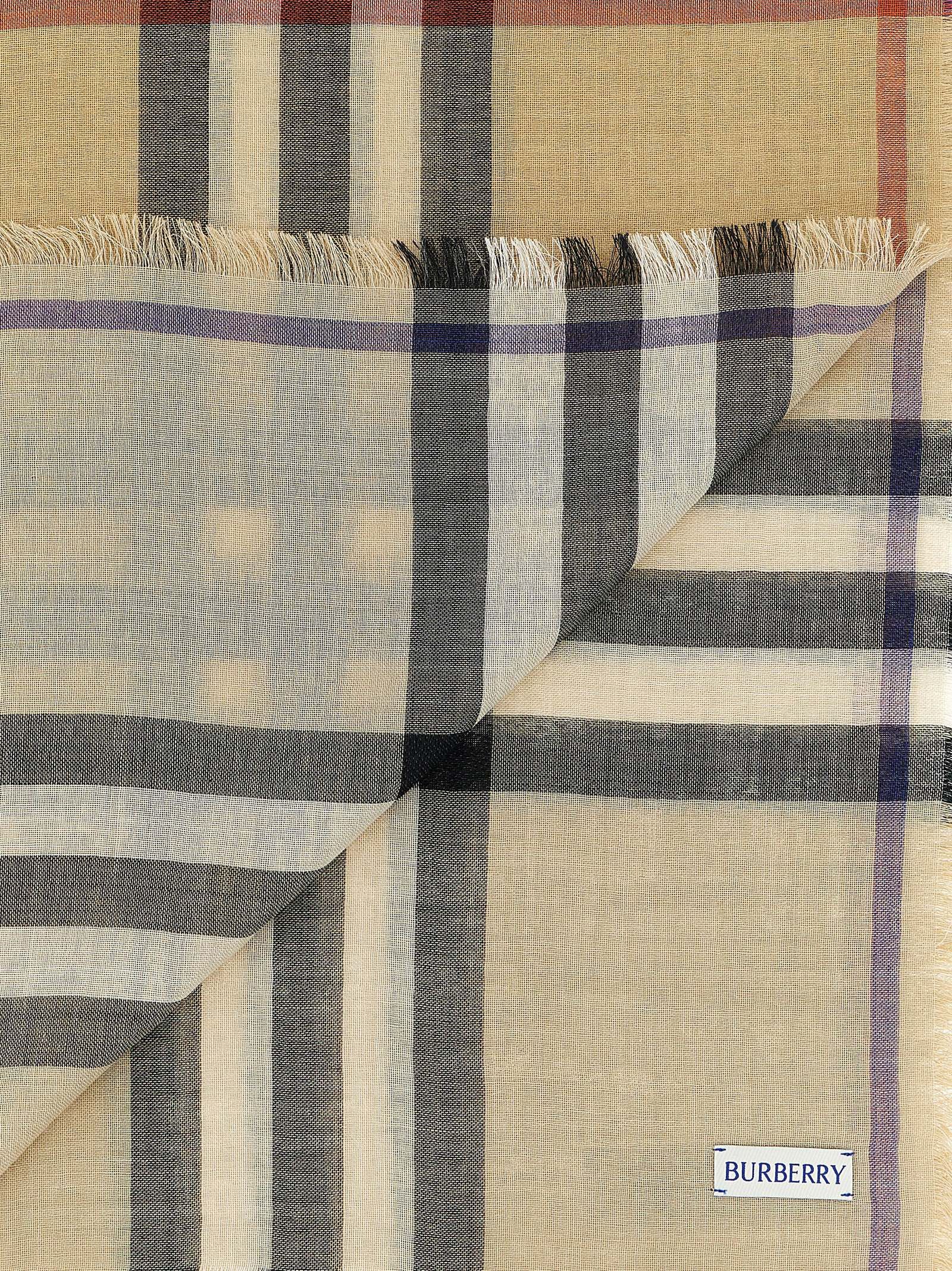 Burberry Check Reversible Scarf Size ONE SIZE - 3 Thumbnail