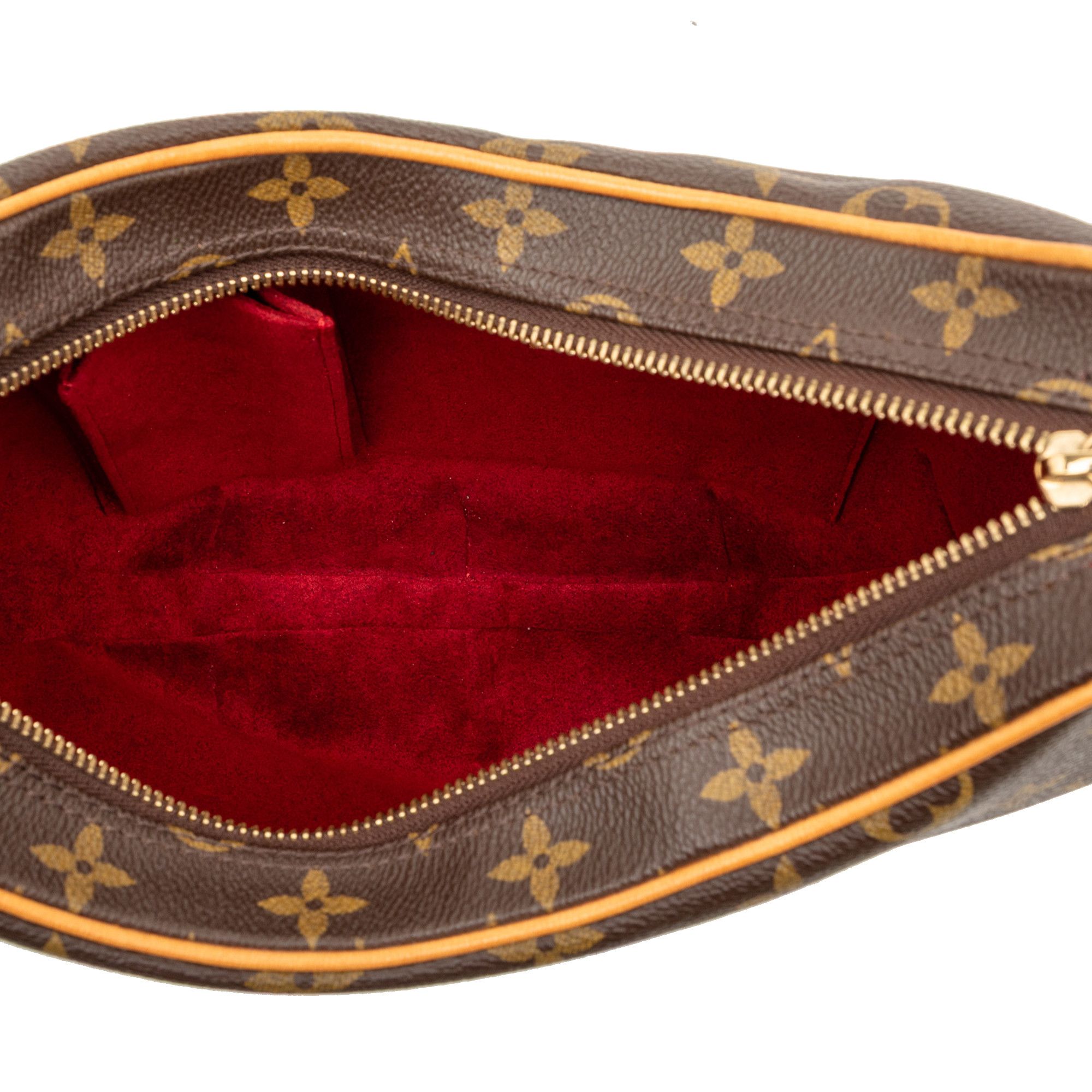 Louis Vuitton Louis Vuitton Monogram Croissant MM Size ONE SIZE - 4 Thumbnail
