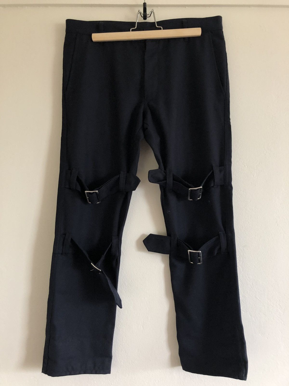 Comme des Garcons Comme Des Garçon Navy Buckle Trouser Pants Size US 32 / EU 48 - 1 Thumbnail