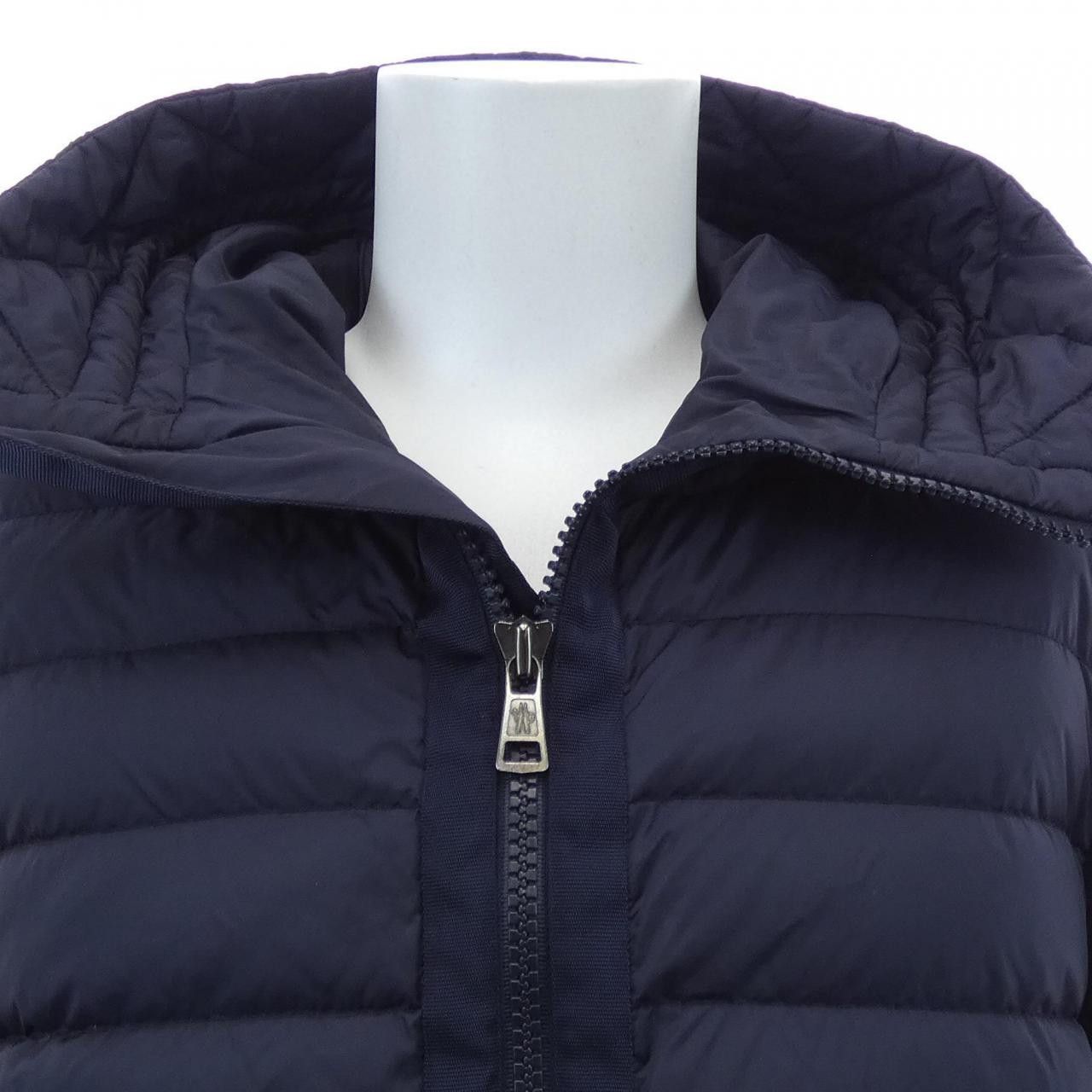 Moncler Moncler Moncler Down Jacket Textile Outerwear 20919402800 DUTY FREE for USA Size ONE SIZE - 6 Thumbnail
